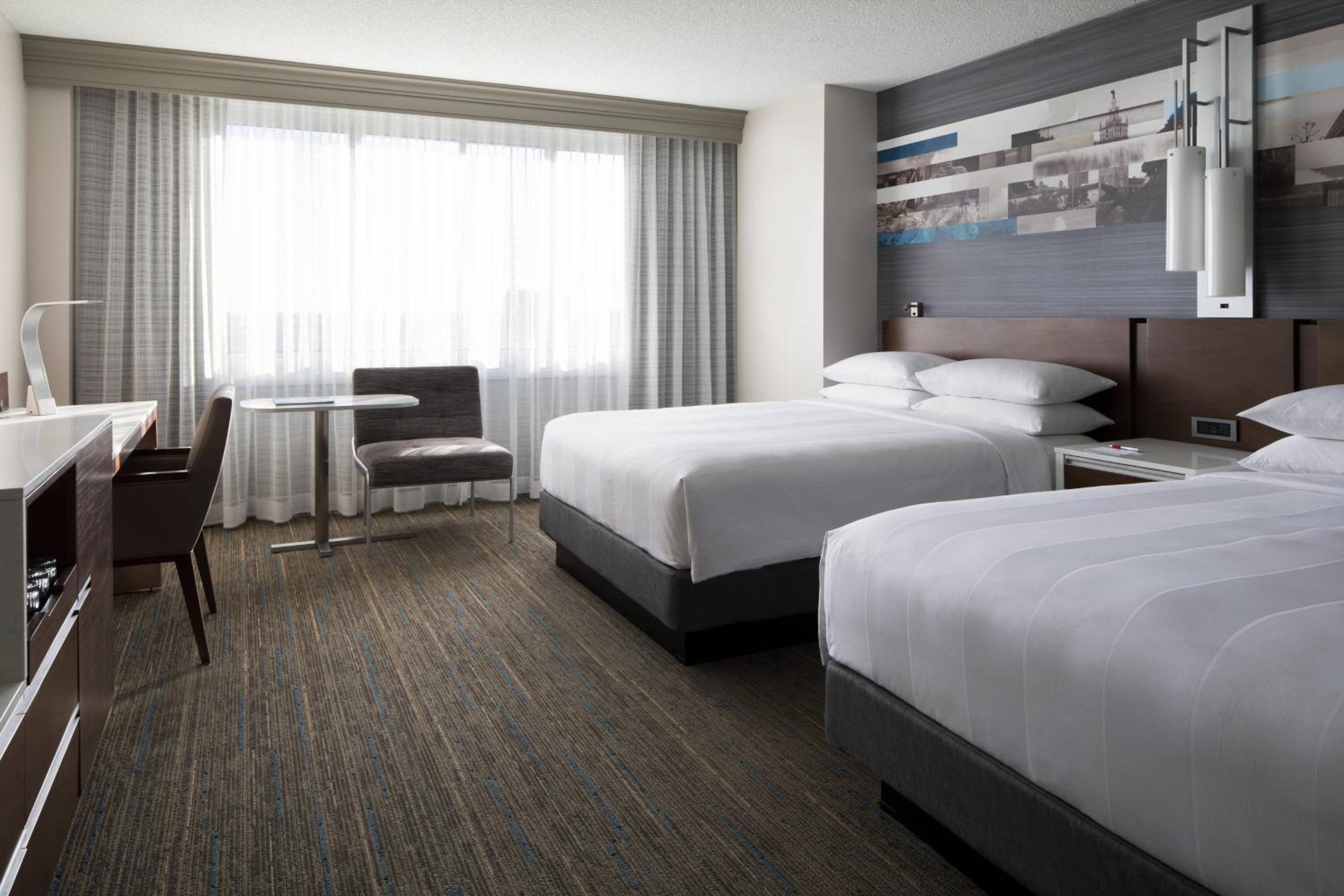 Queen Room with Two Queen Beds - Photo 3