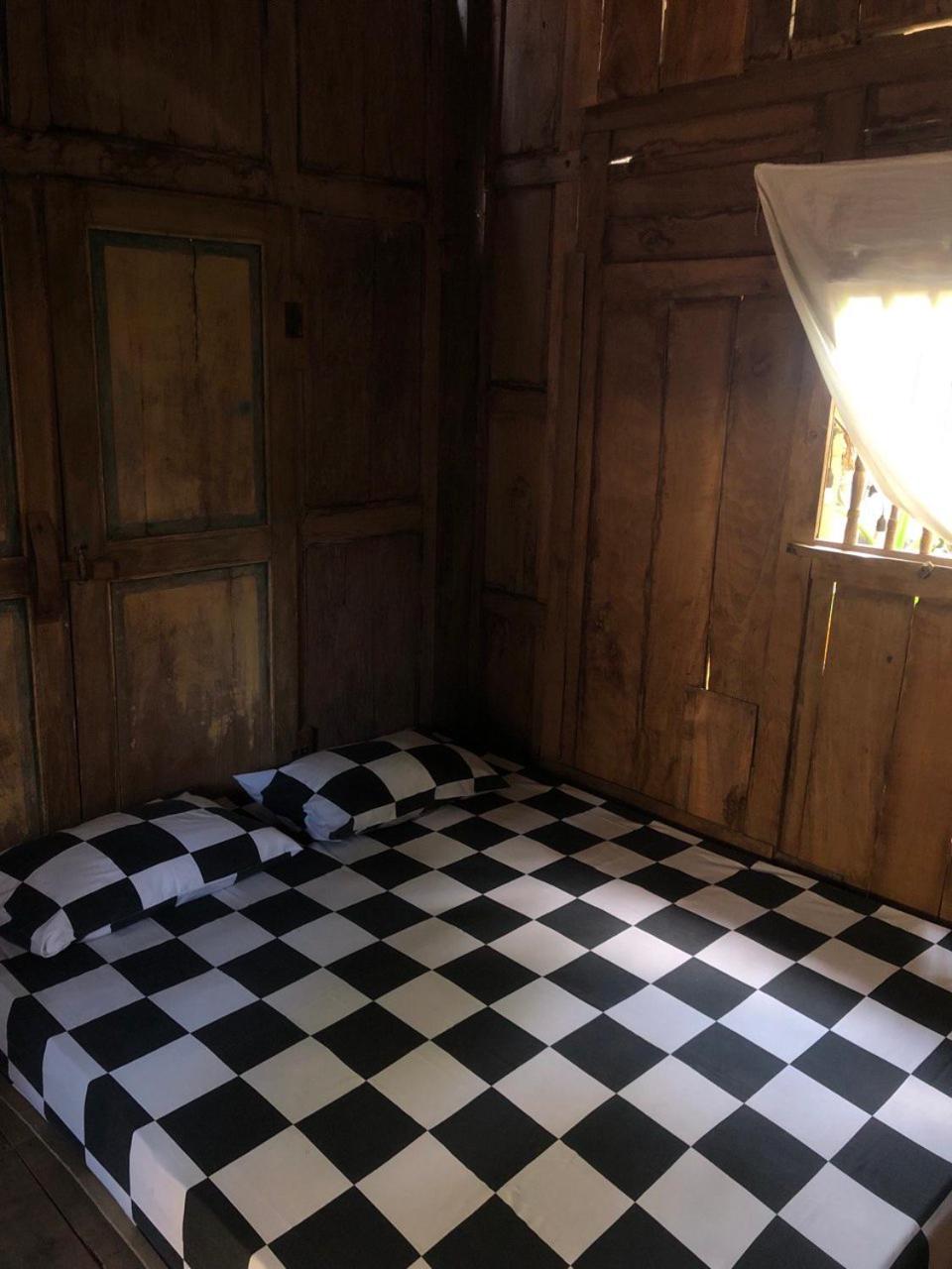 Small Twin Room - Photo 3