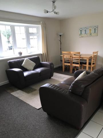 Two-Bedroom House photo 3