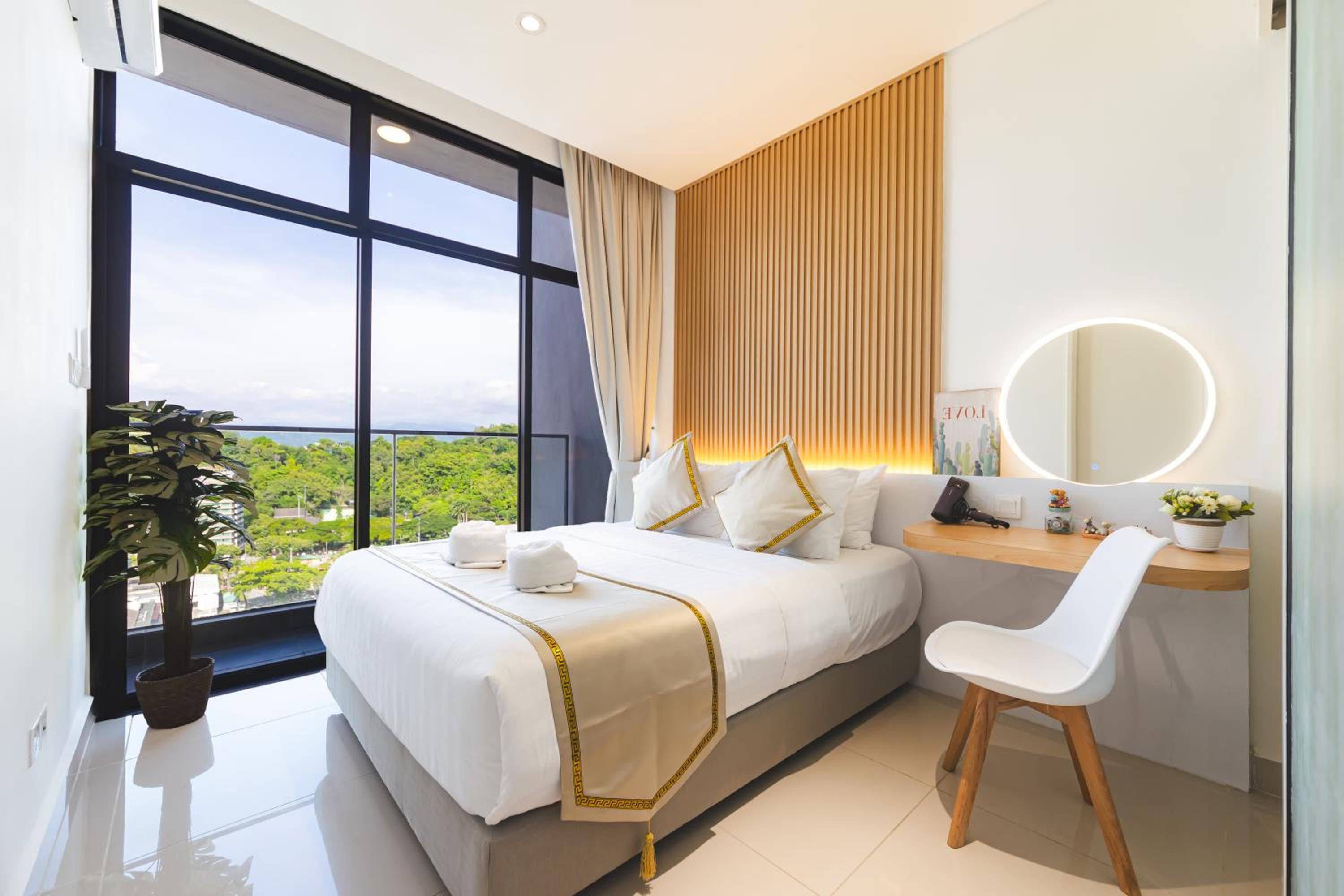 Suite With City View