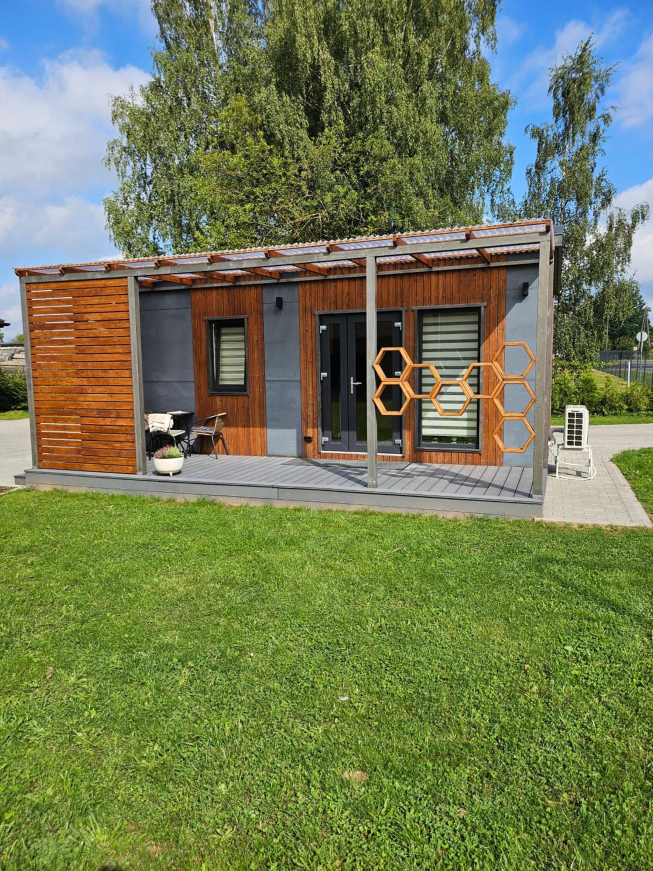 One-Bedroom House photo 1