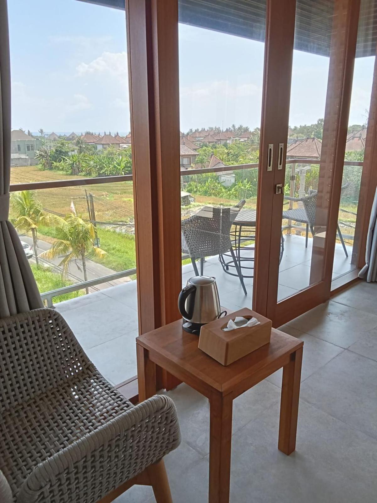 Double Room with Balcony and Sea View - Photo 6