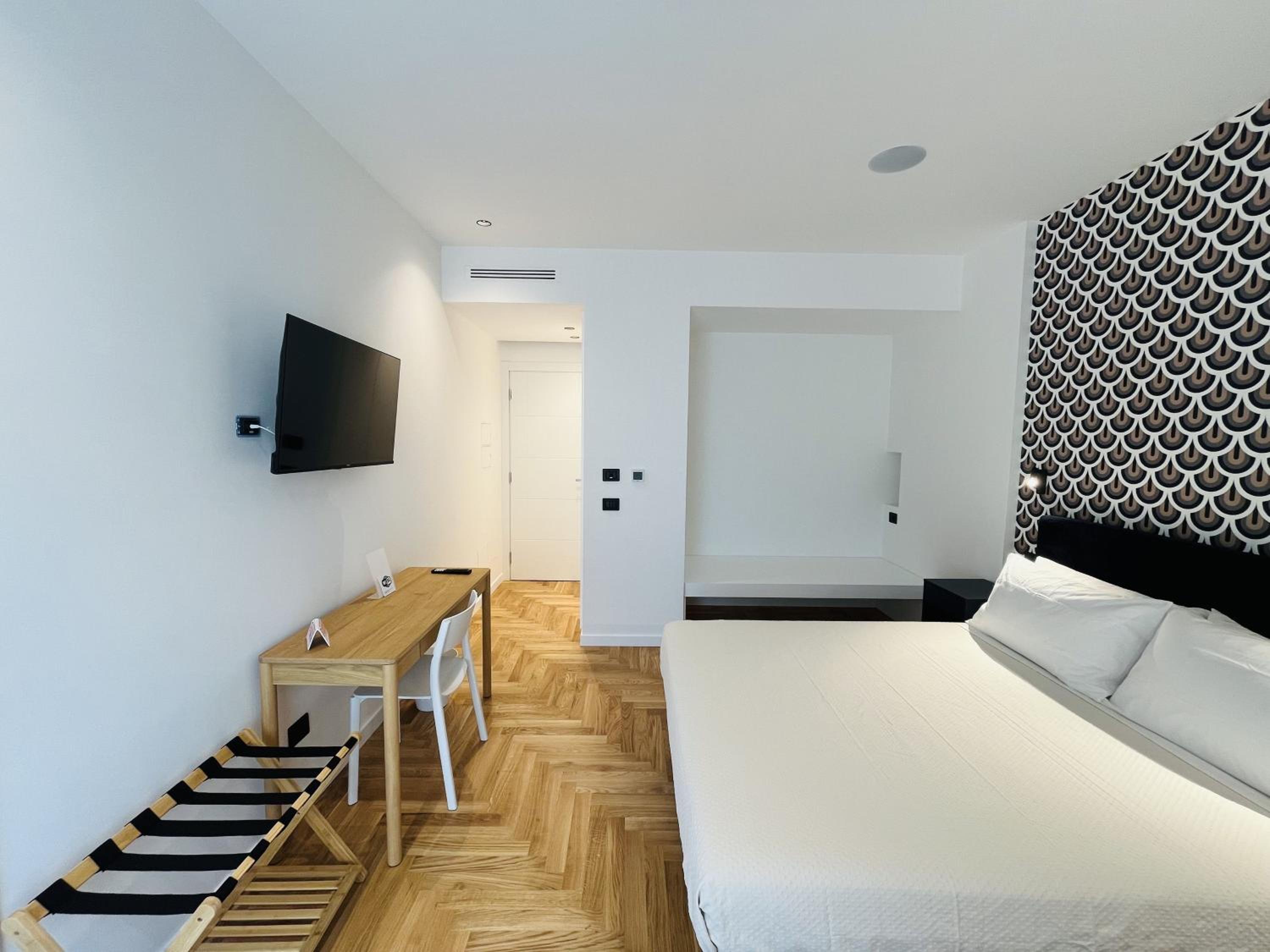 King Room with Pool View photo 2