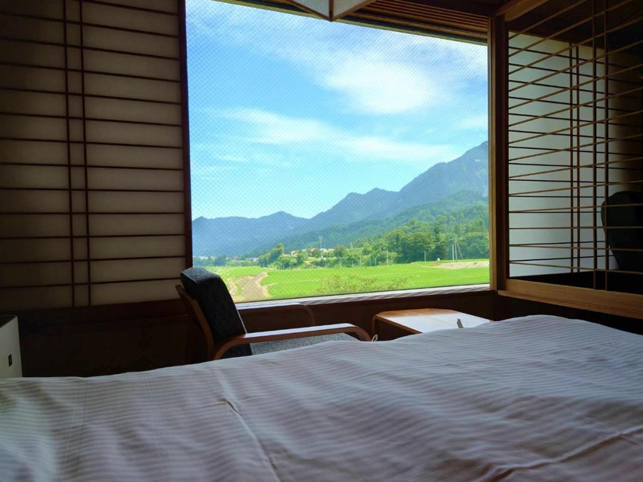 Standard Twin Room with Mountain View - Photo 18