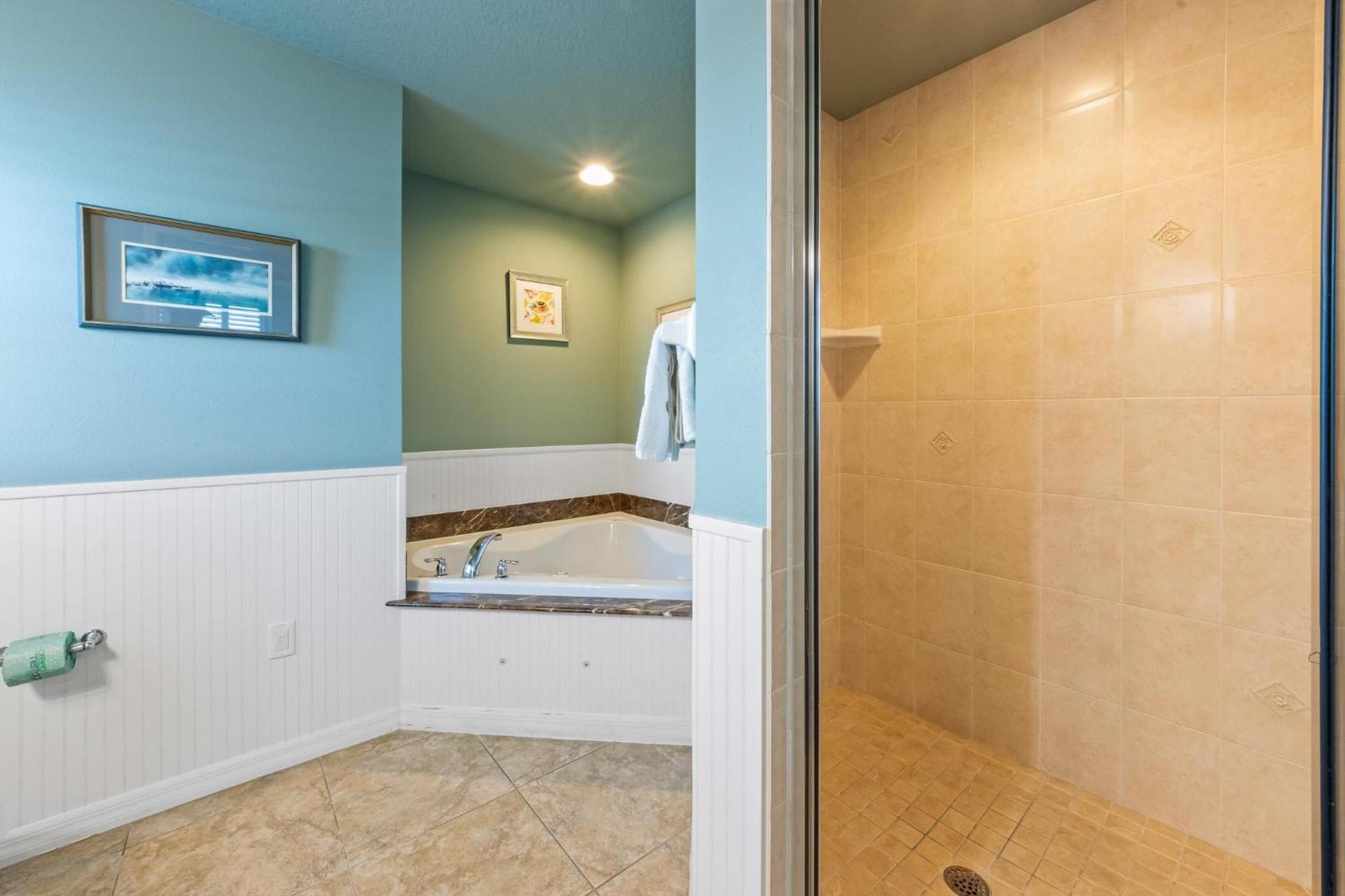 Four-Bedroom House photo 2