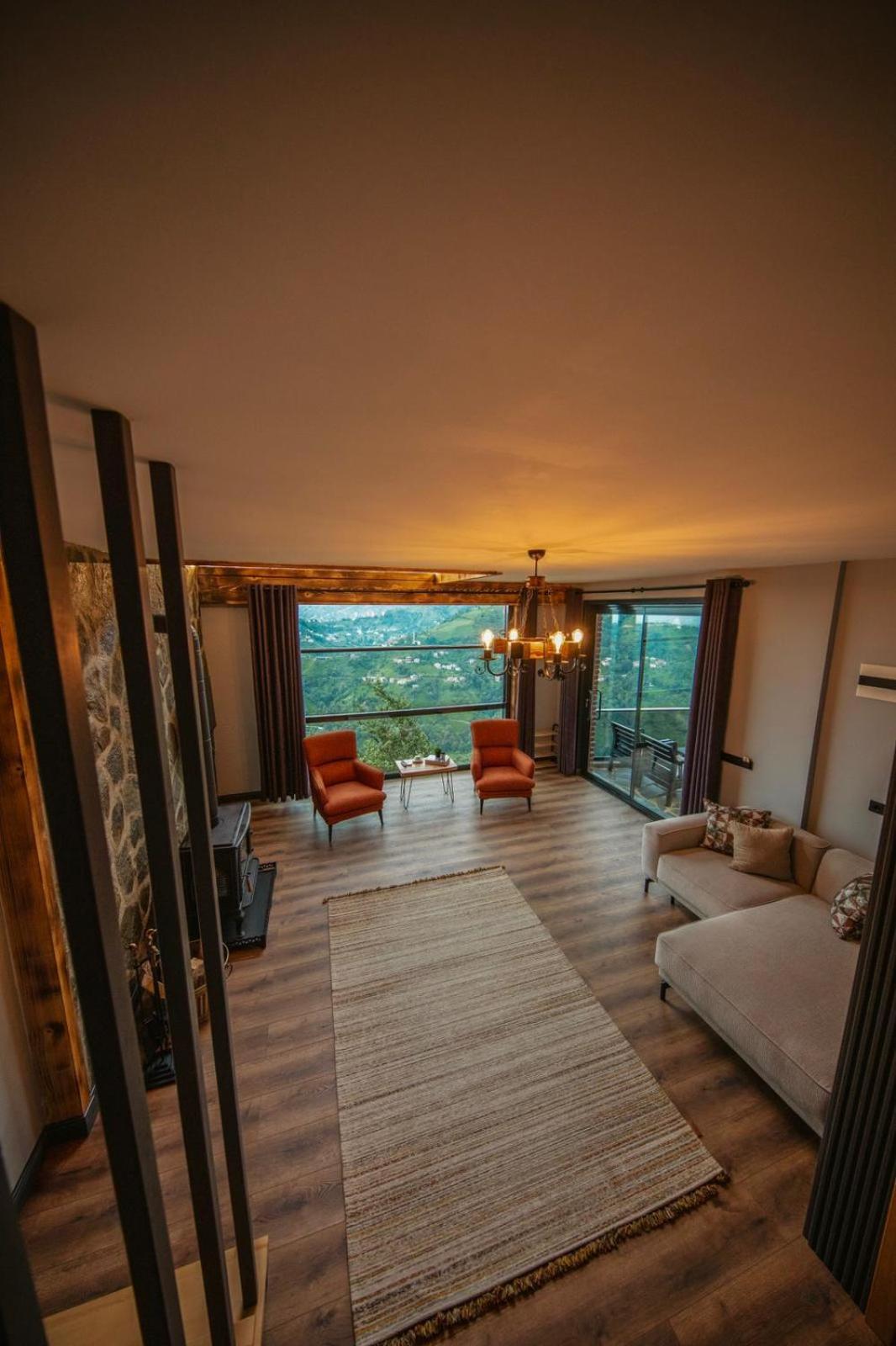 Deluxe Suite photo 2