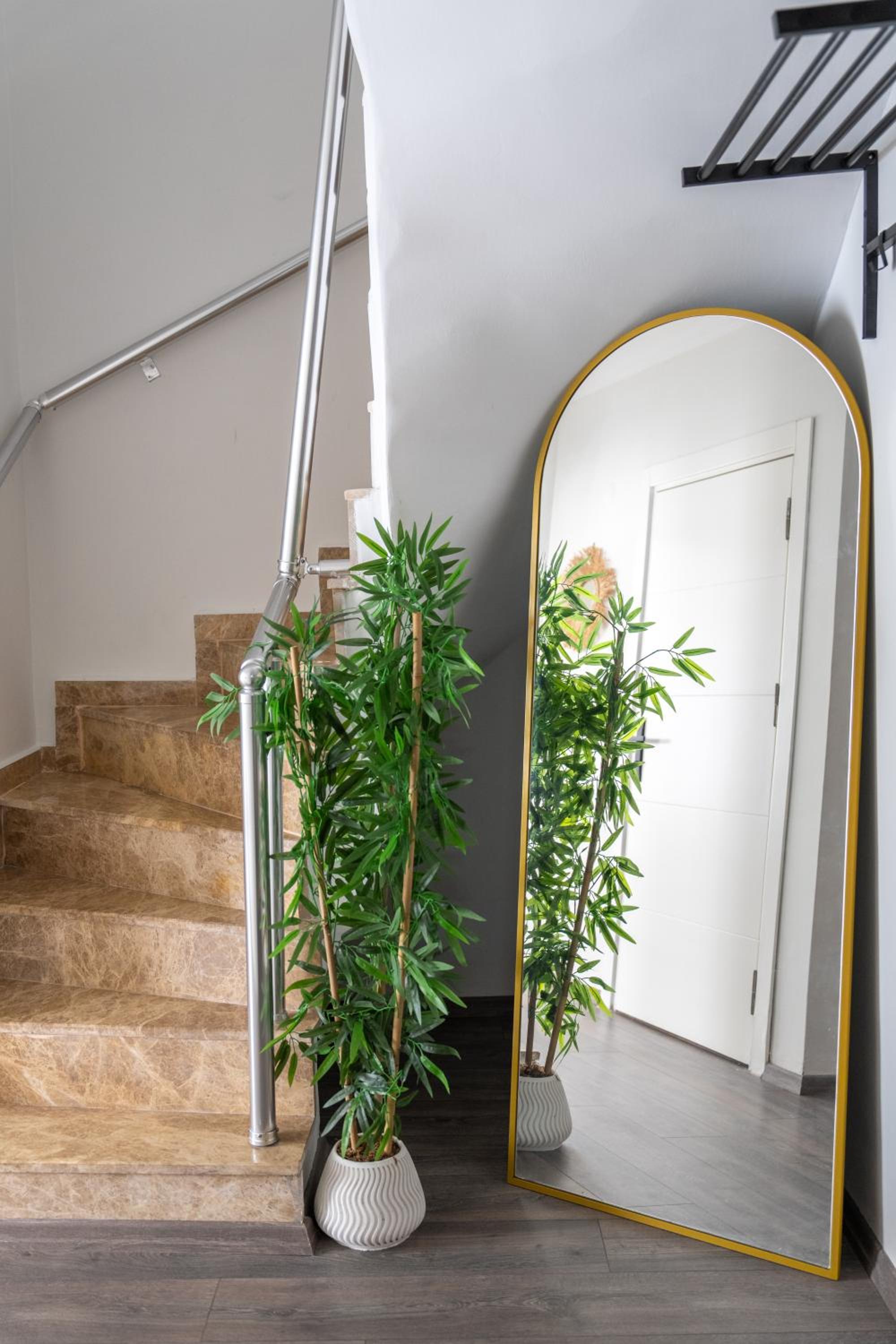 Deluxe Two-Bedroom Apartment with Garden View