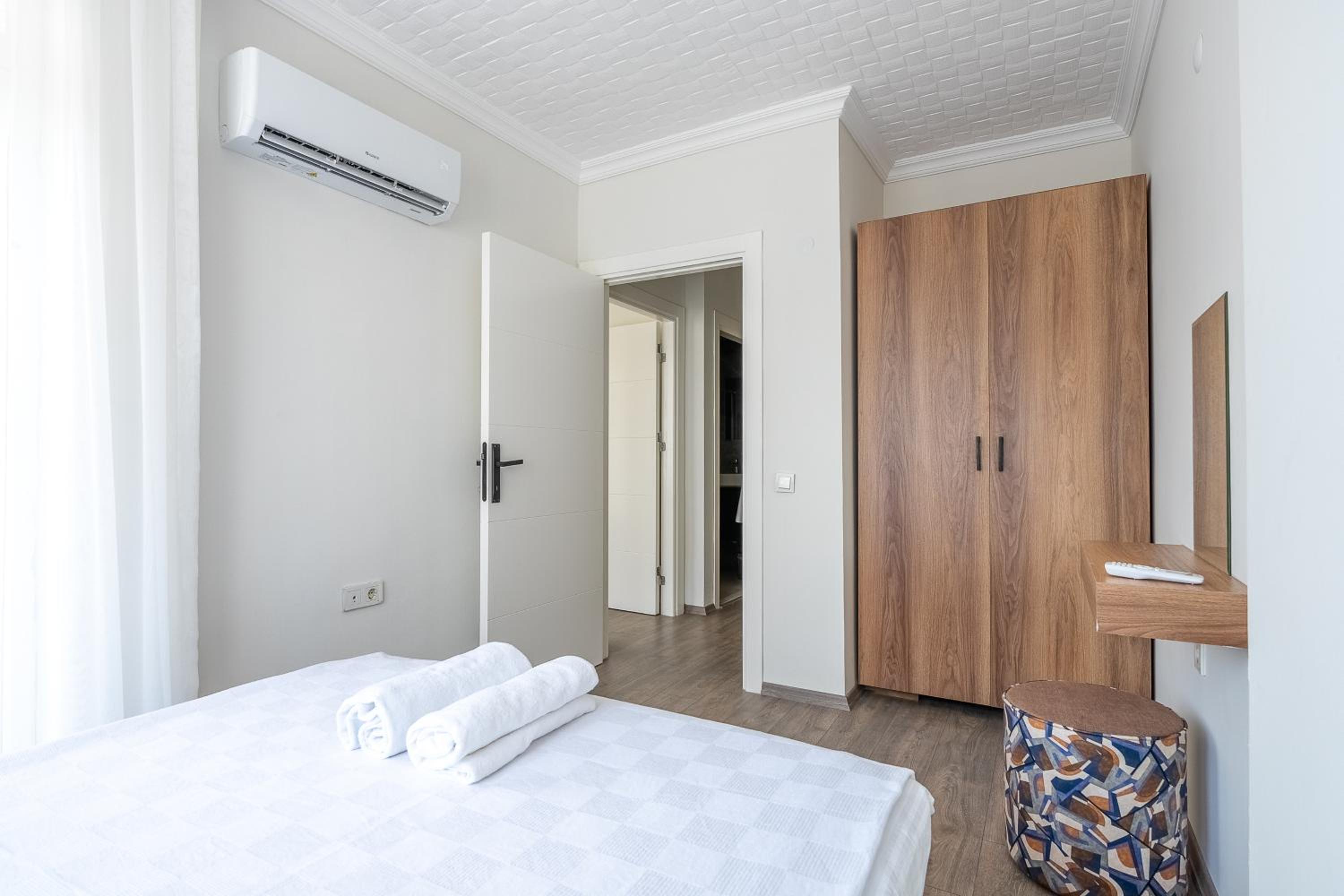 Deluxe Two-Bedroom Apartment with Garden View