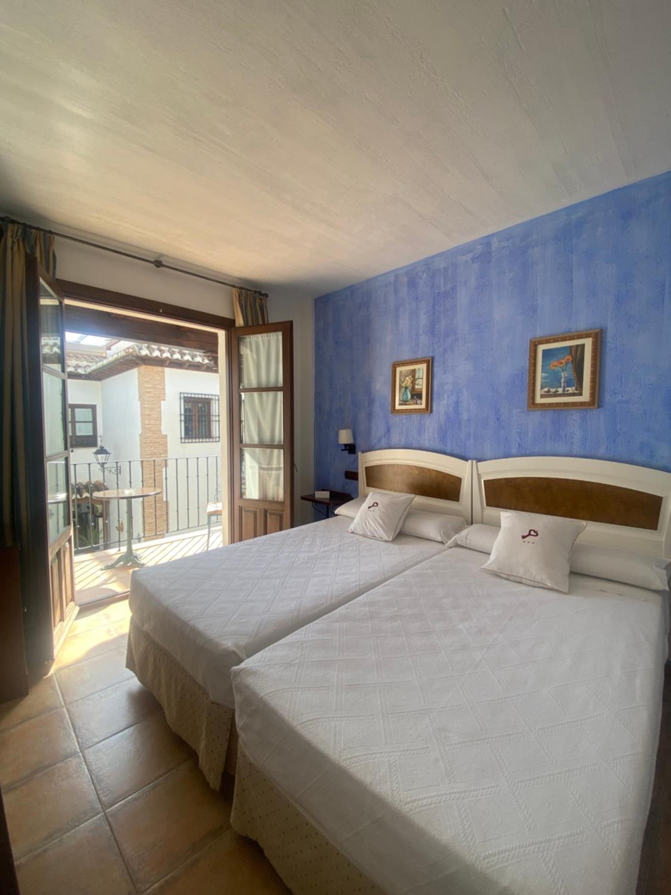Twin Room - Photo 2