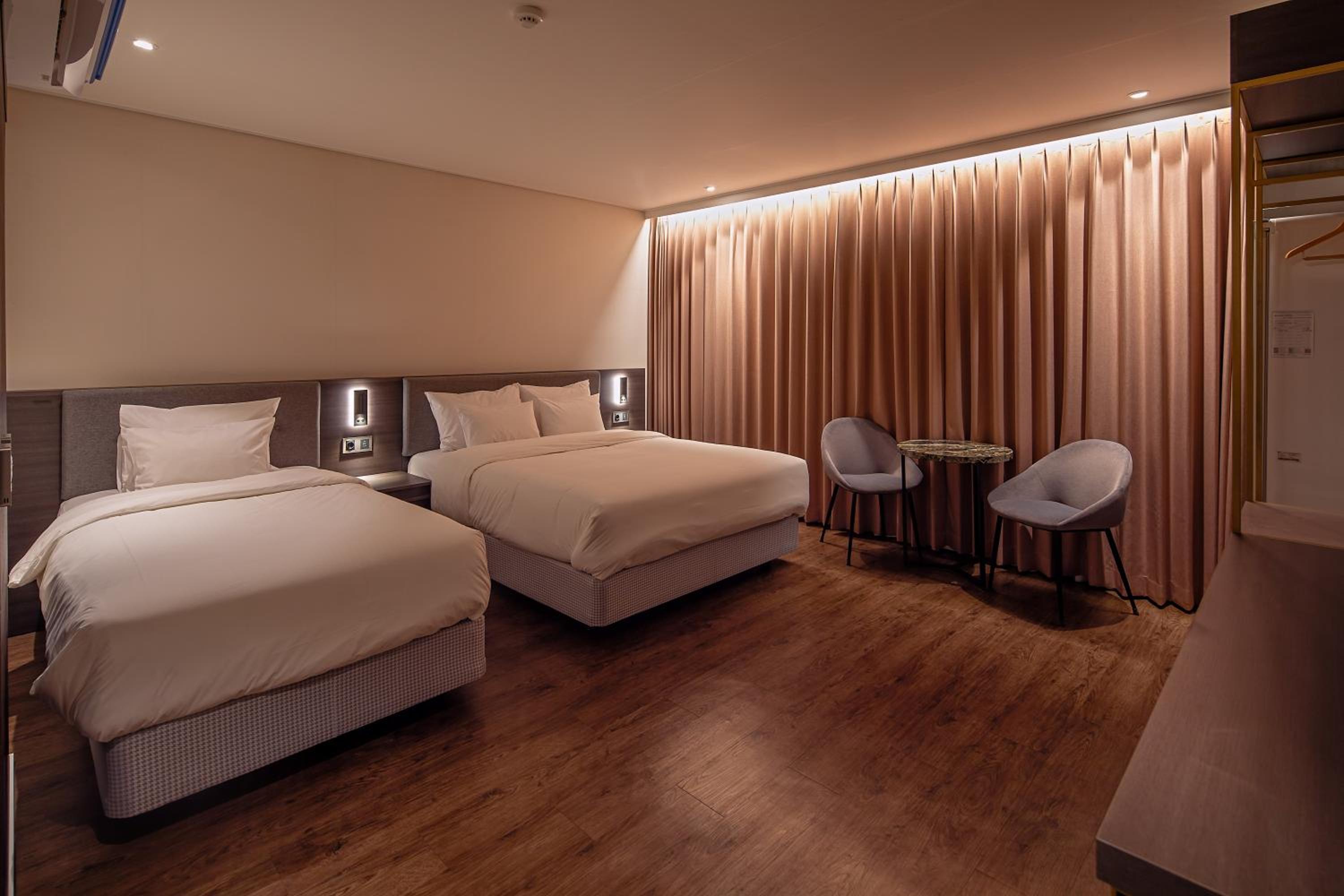 Deluxe Twin Room photo 2