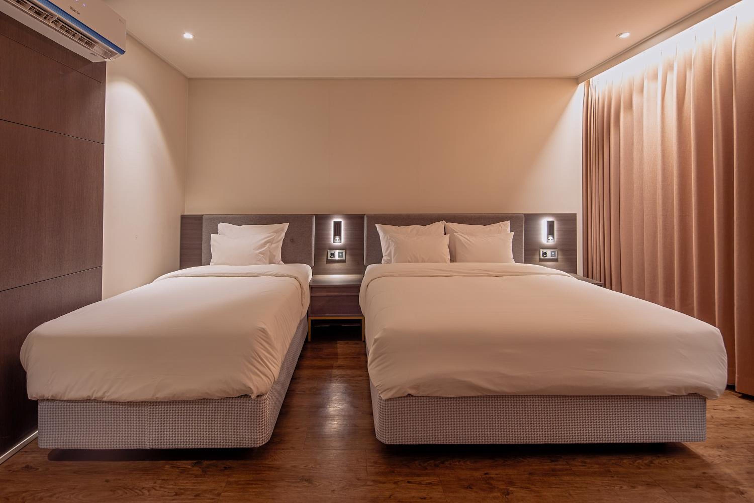 Deluxe Twin Room photo 3