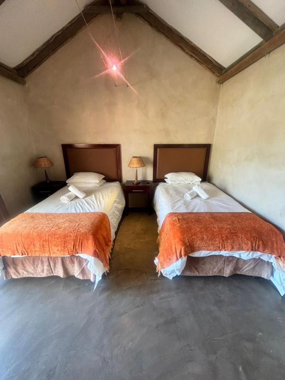 Twin Room With Lake View photo 1