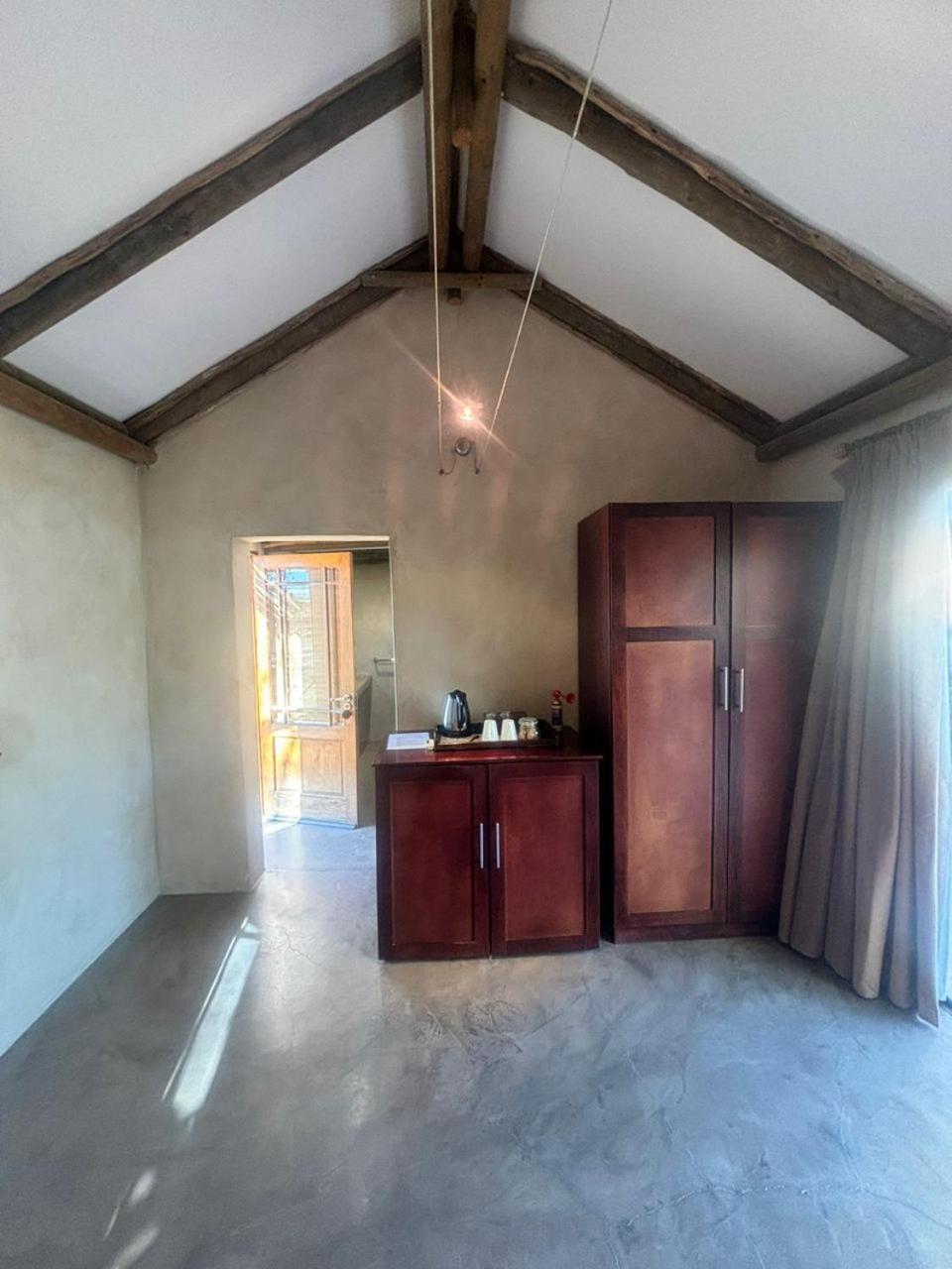 Twin Room With Lake View photo 2