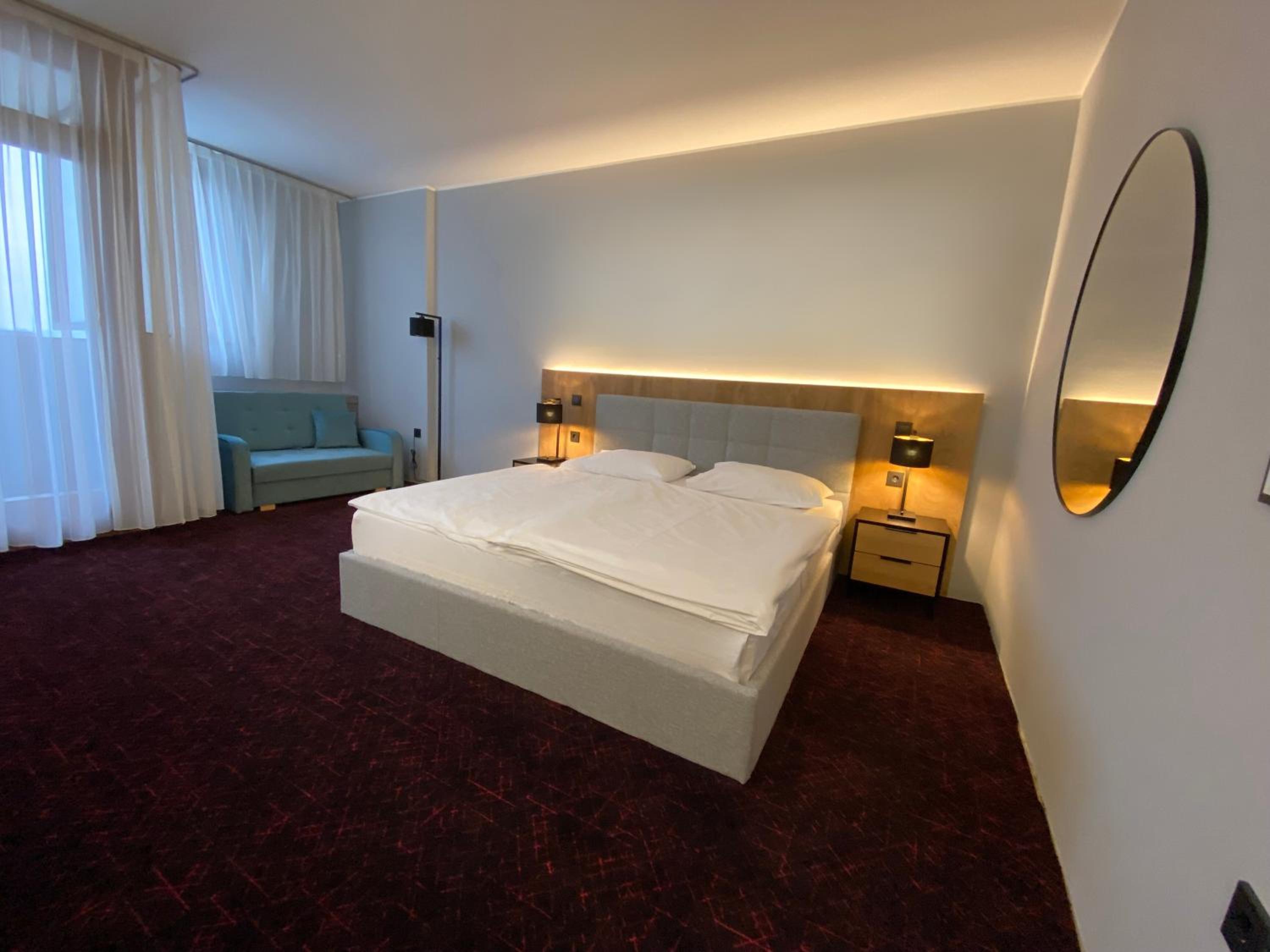 Standard King Room - Photo 3