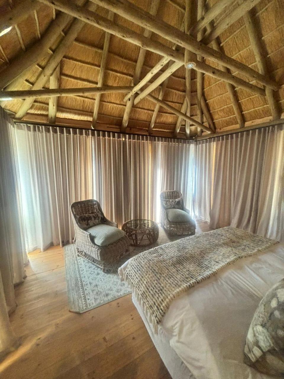 King Room with Lake View photo 1