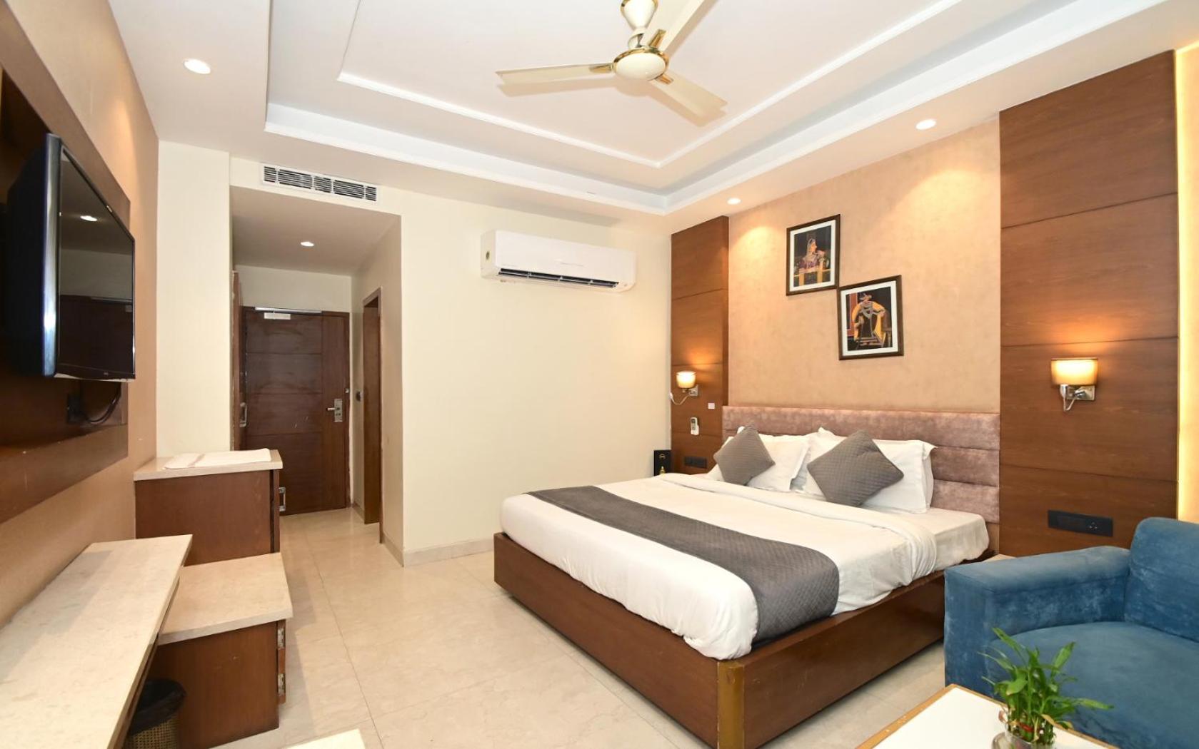 Deluxe Room - Photo 5