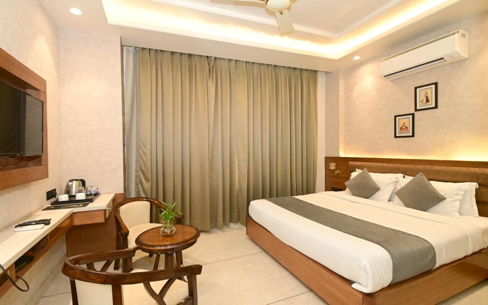 Deluxe Room - Photo 2