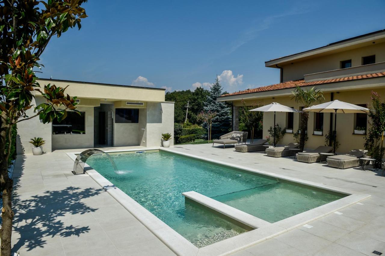 Villa photo 1