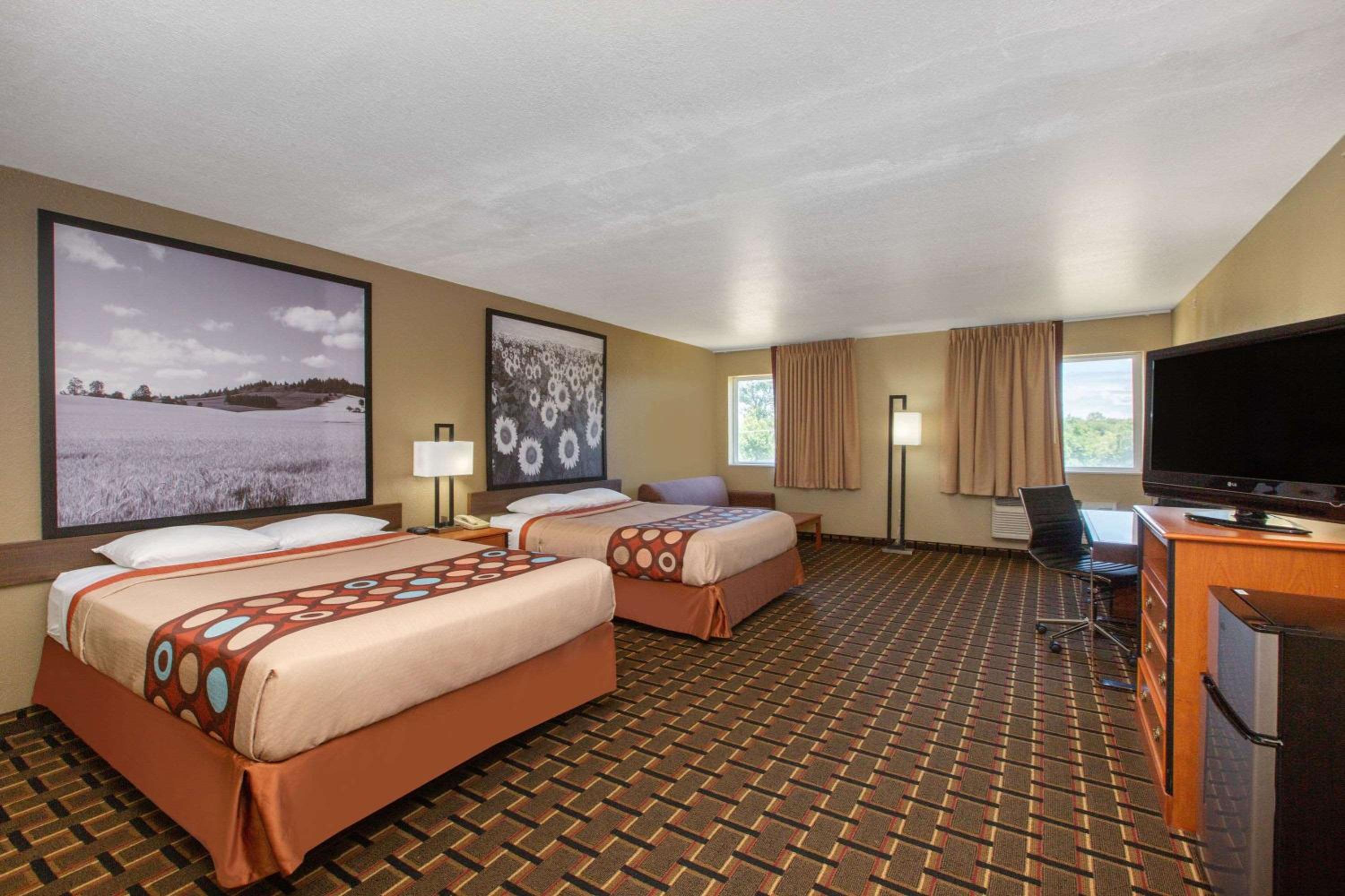 Studio Suite with Two Queen Beds - Non-Smoking - Photo 1