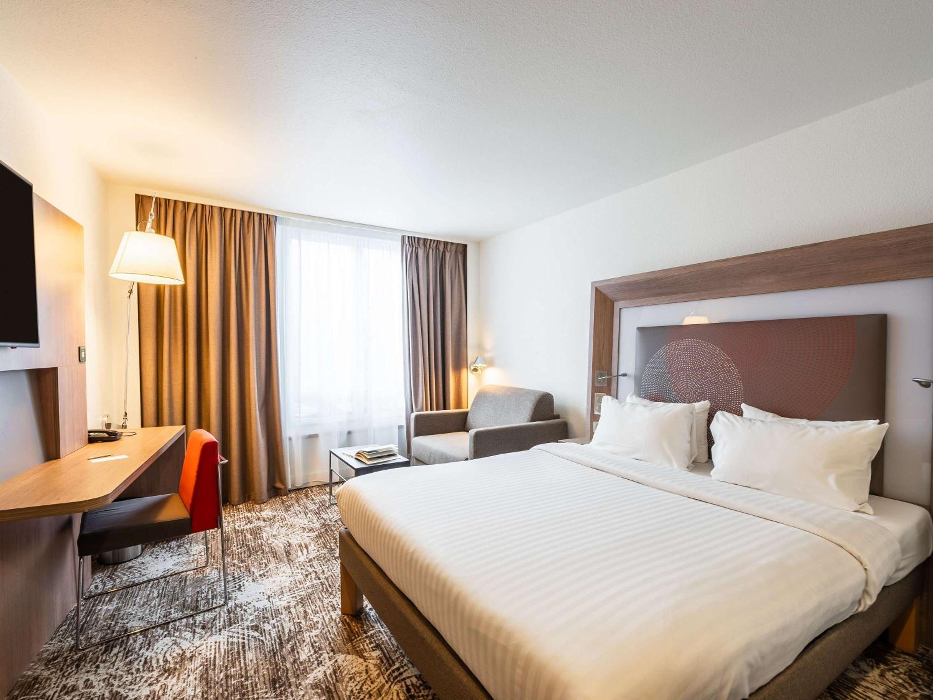 Executive Triple Room with Queen Size Bed and Single Sofa Bed - Photo 4