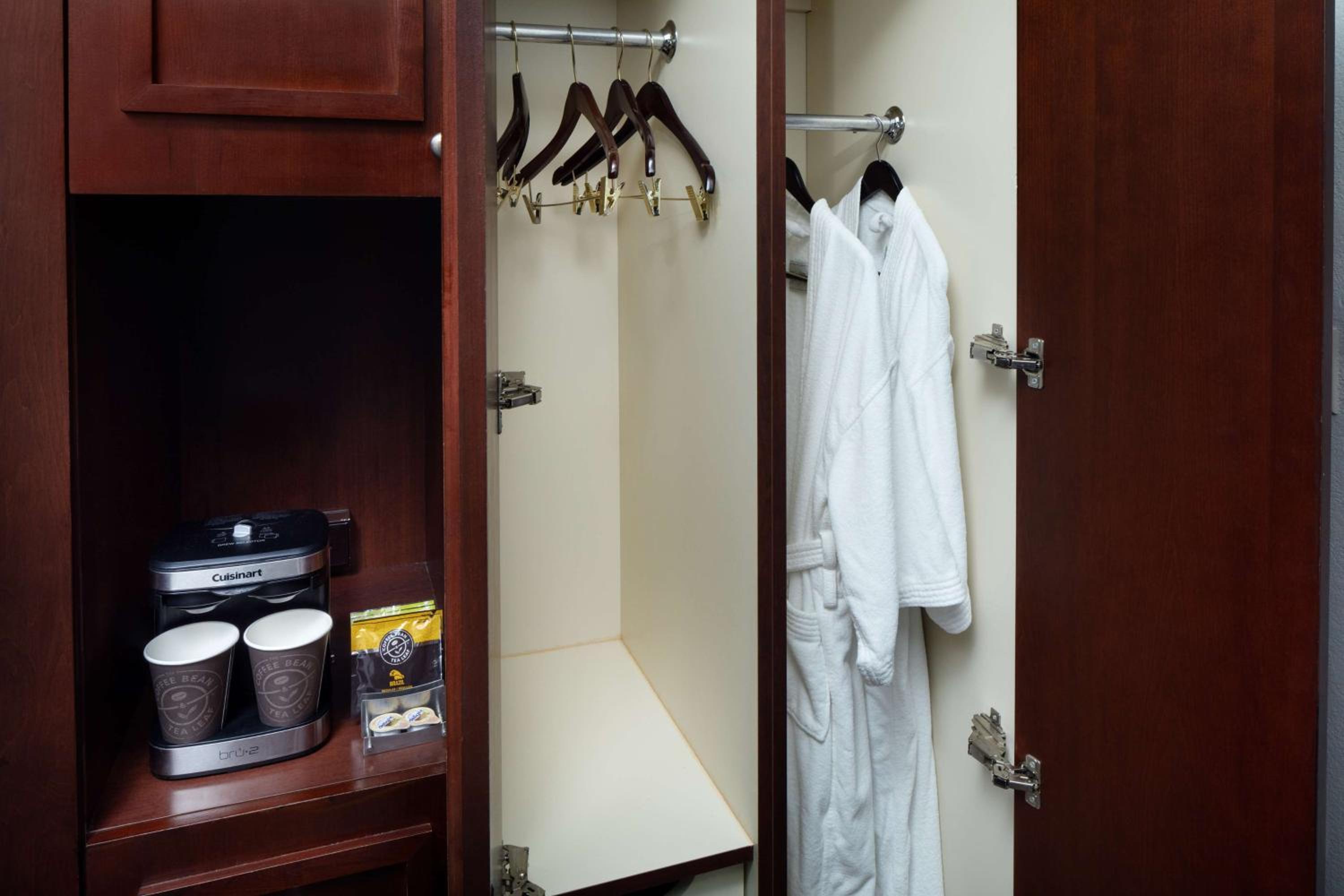 Superior King Suite photo 2