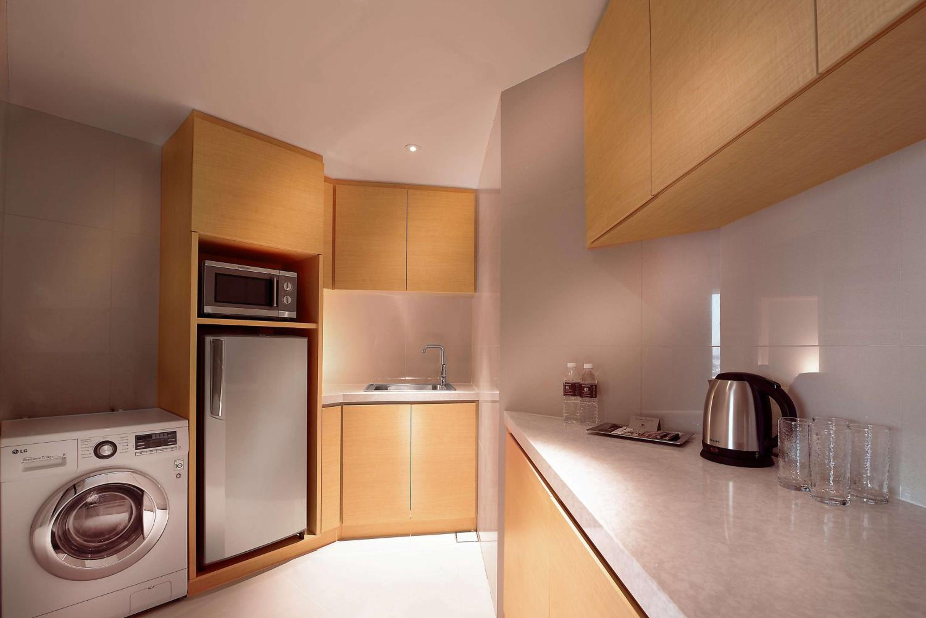 Executive King Suite with Lounge Access - Photo 3