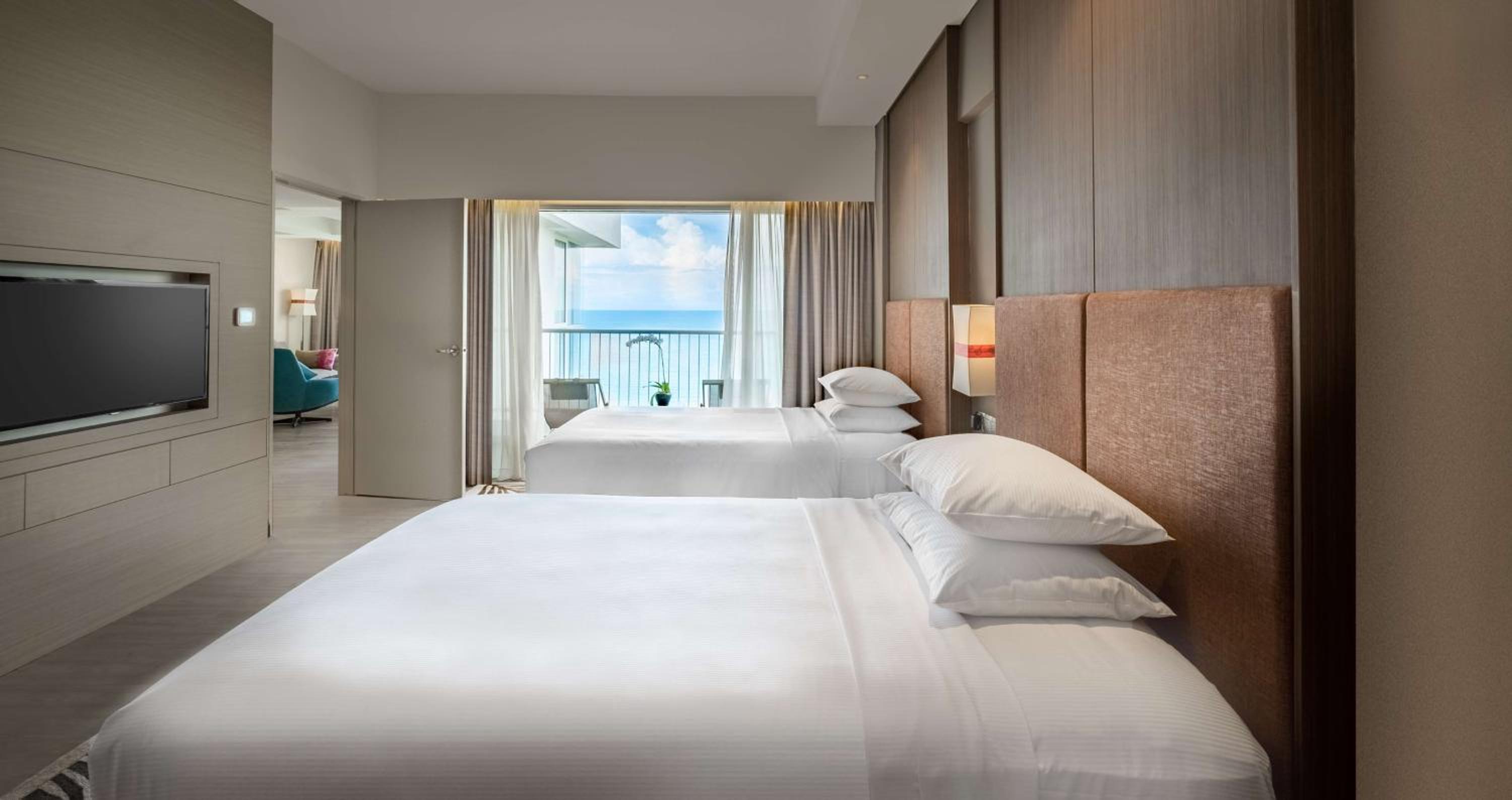 Two-Bedroom Family Suite with Terrace and Sea View photo 2