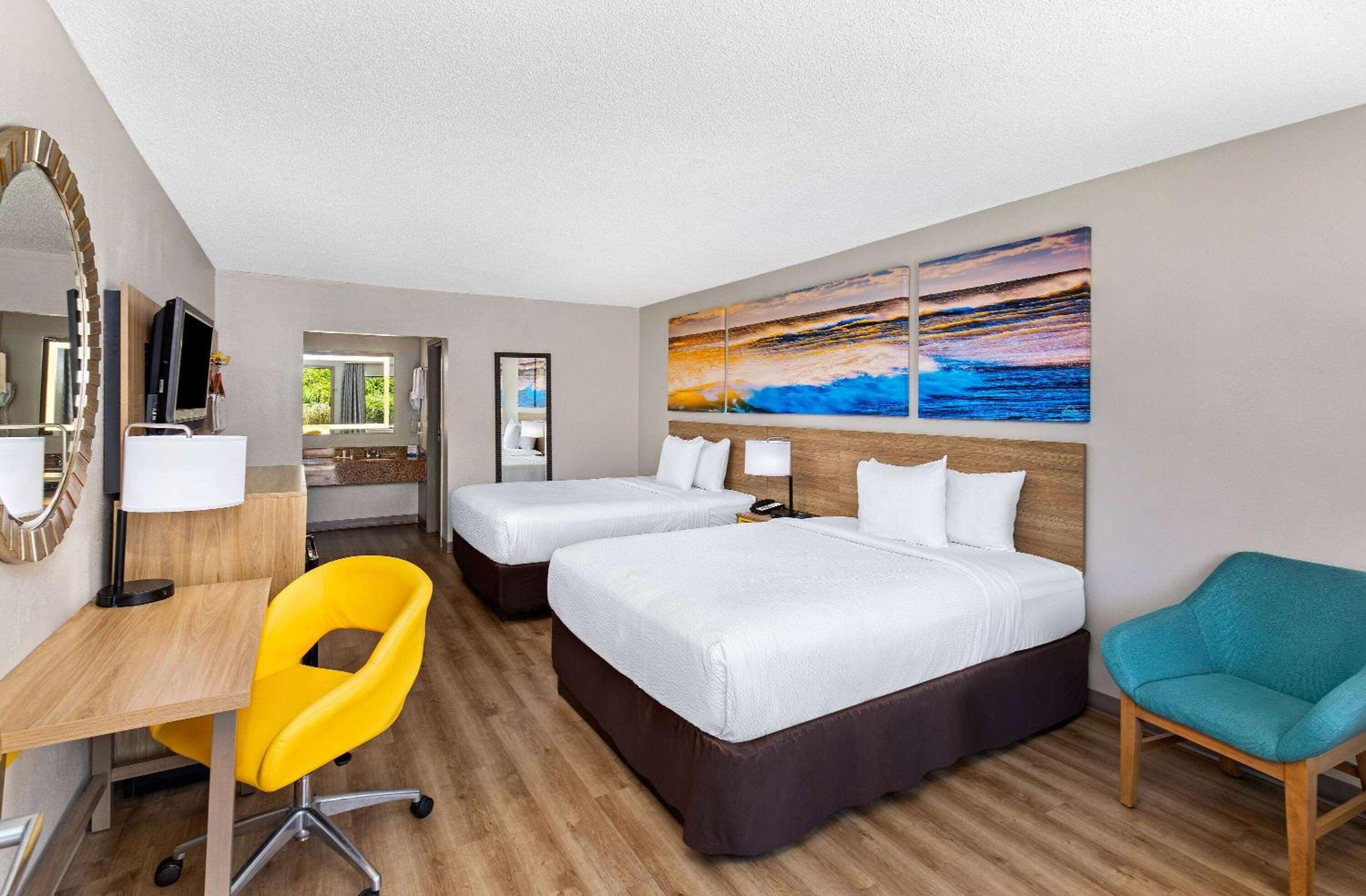 2 Queen Bed, First Floor, Non-Smoking - Photo 1