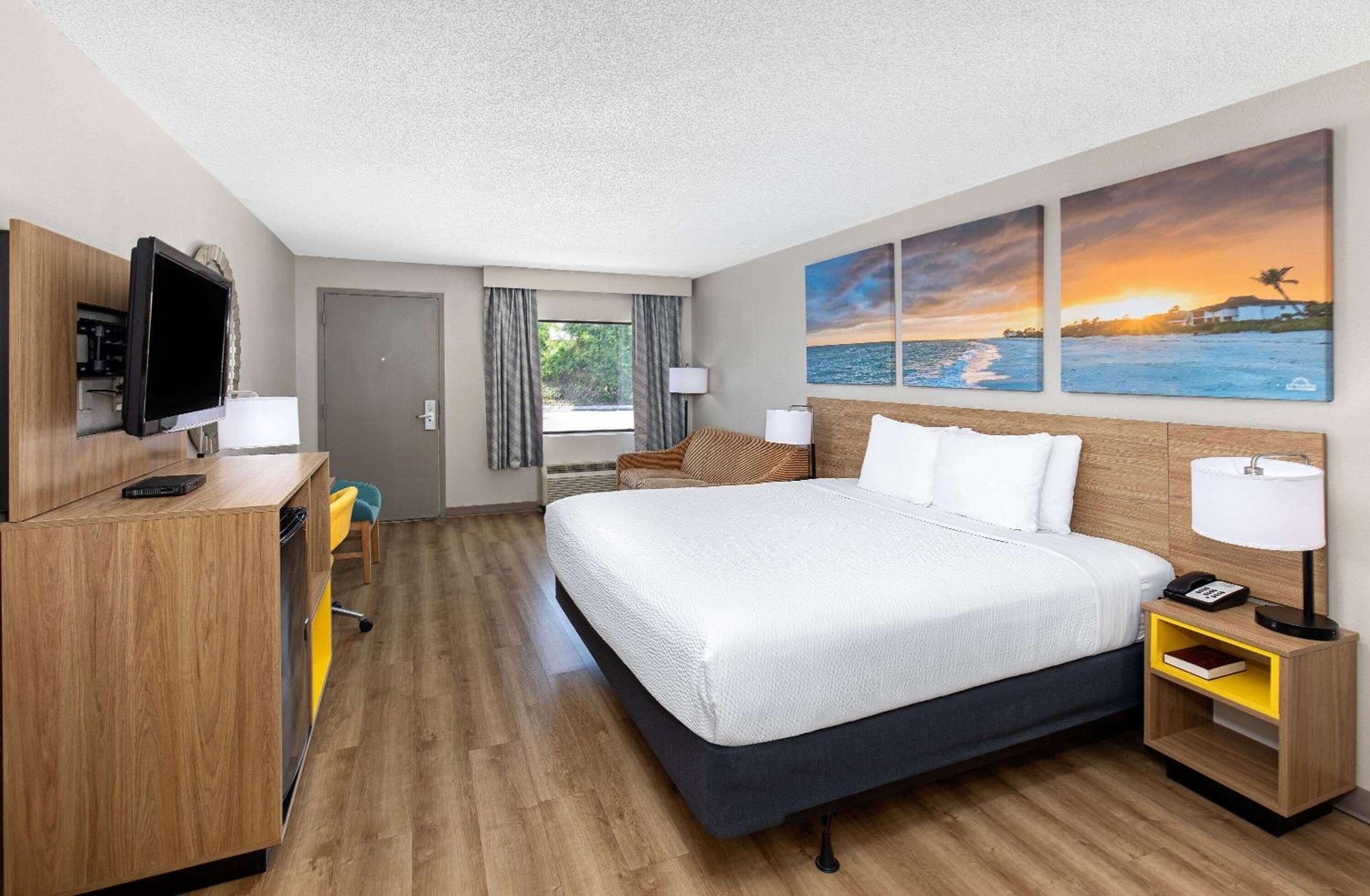 King Room - First Floor/Non-Smoking - Photo 1