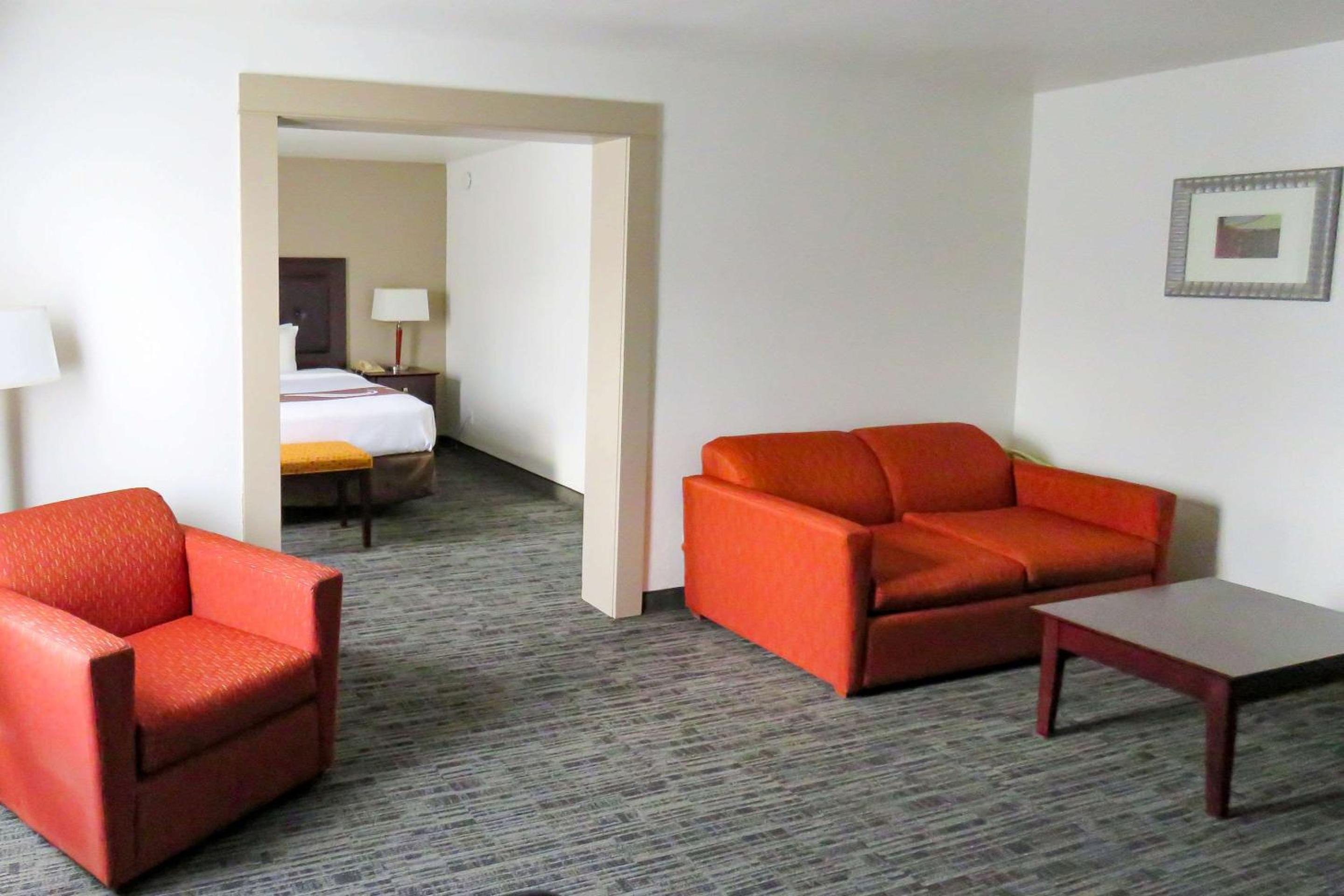 King Suite - Photo 5