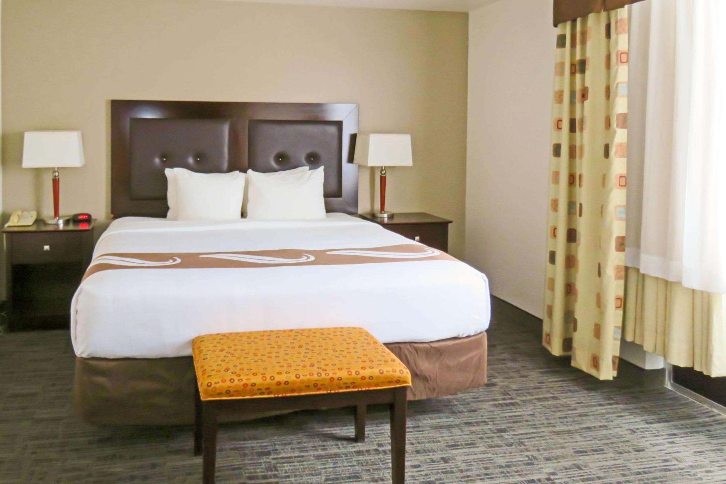 King Suite - Photo 2