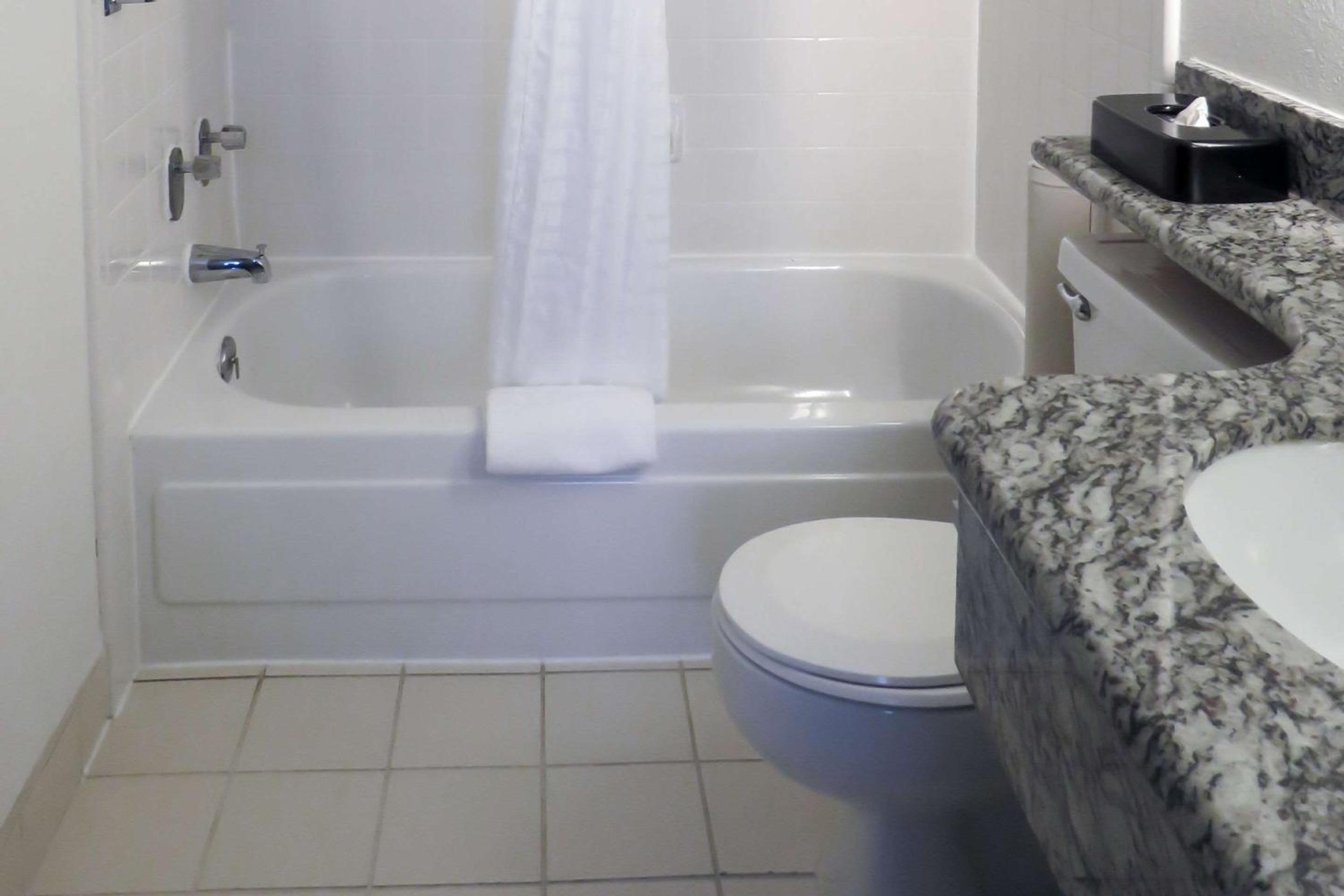 King Suite - Photo 8