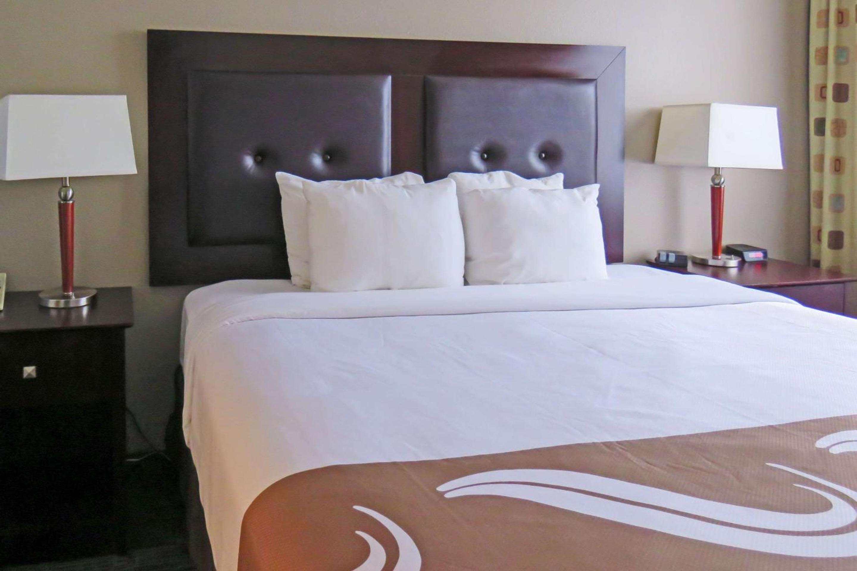 King Suite - Disability Access/Non-Smoking - Photo 1