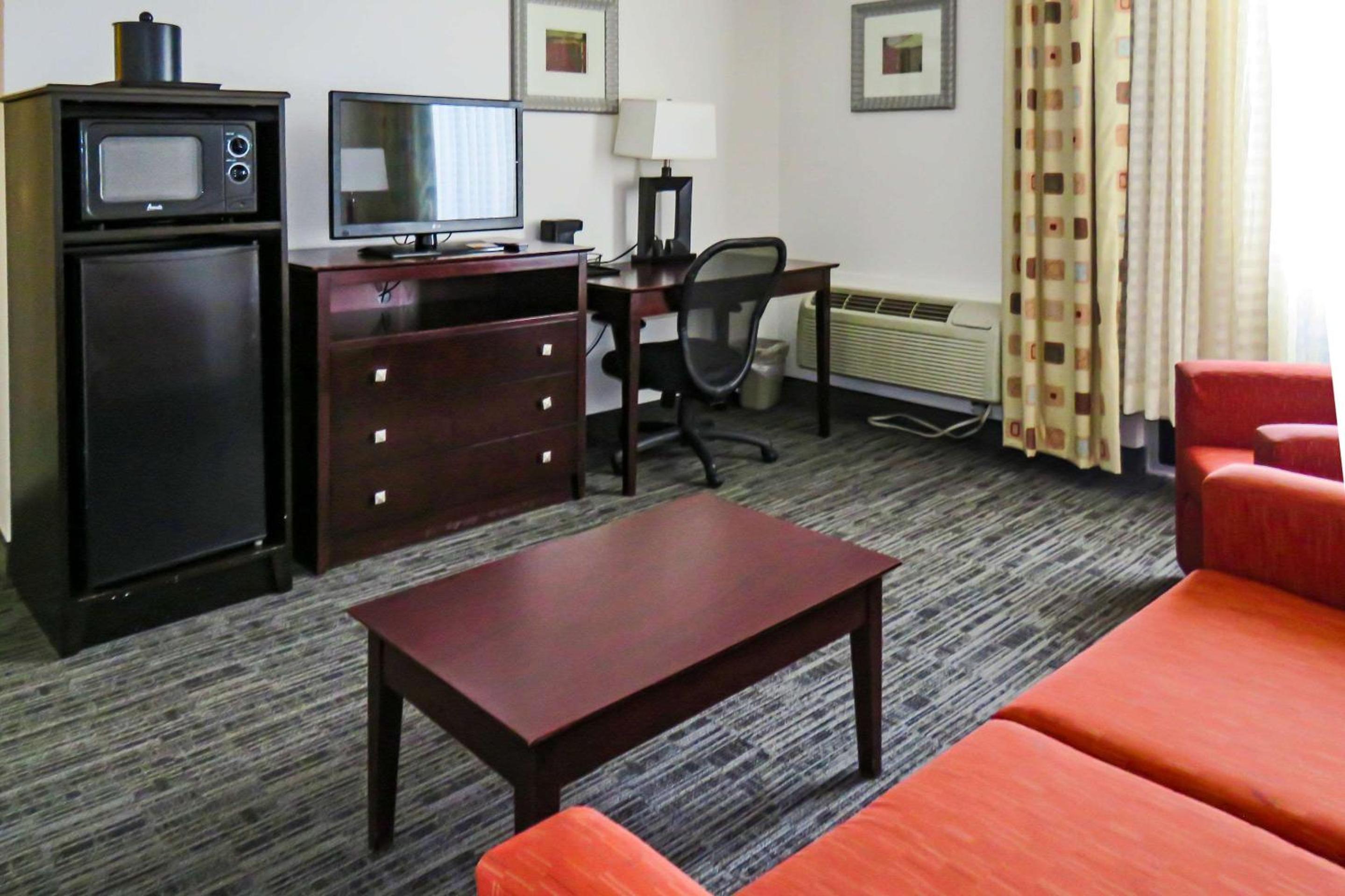 King Suite - Disability Access/Non-Smoking - Photo 5