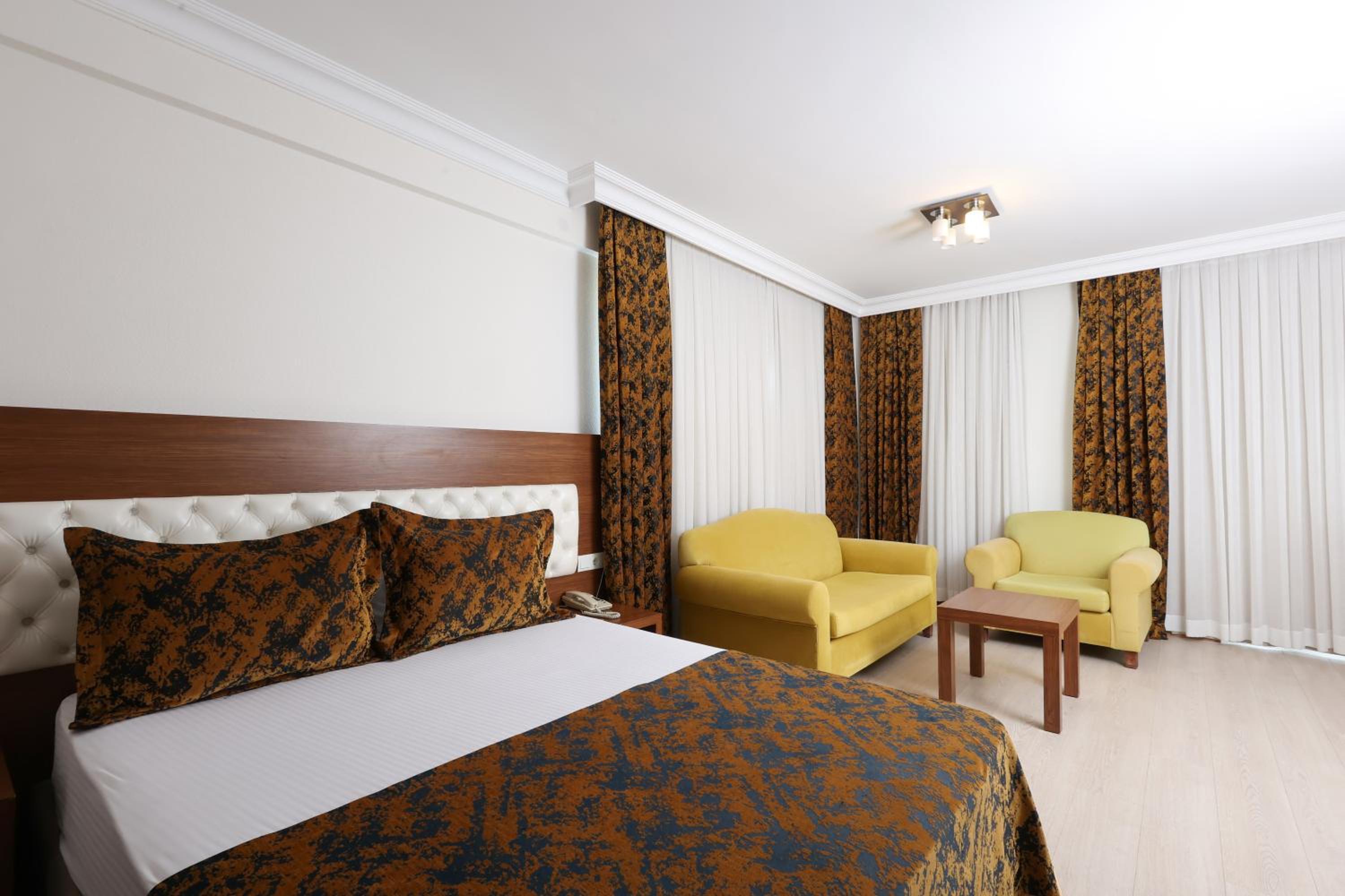 Superior Double Room with Sea View thumbnail 6