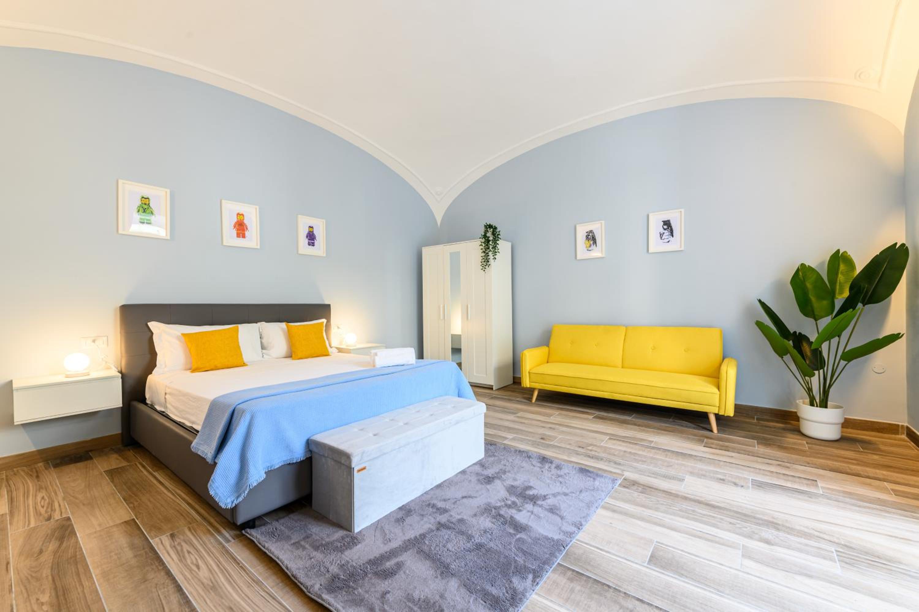 One-Bedroom Apartment