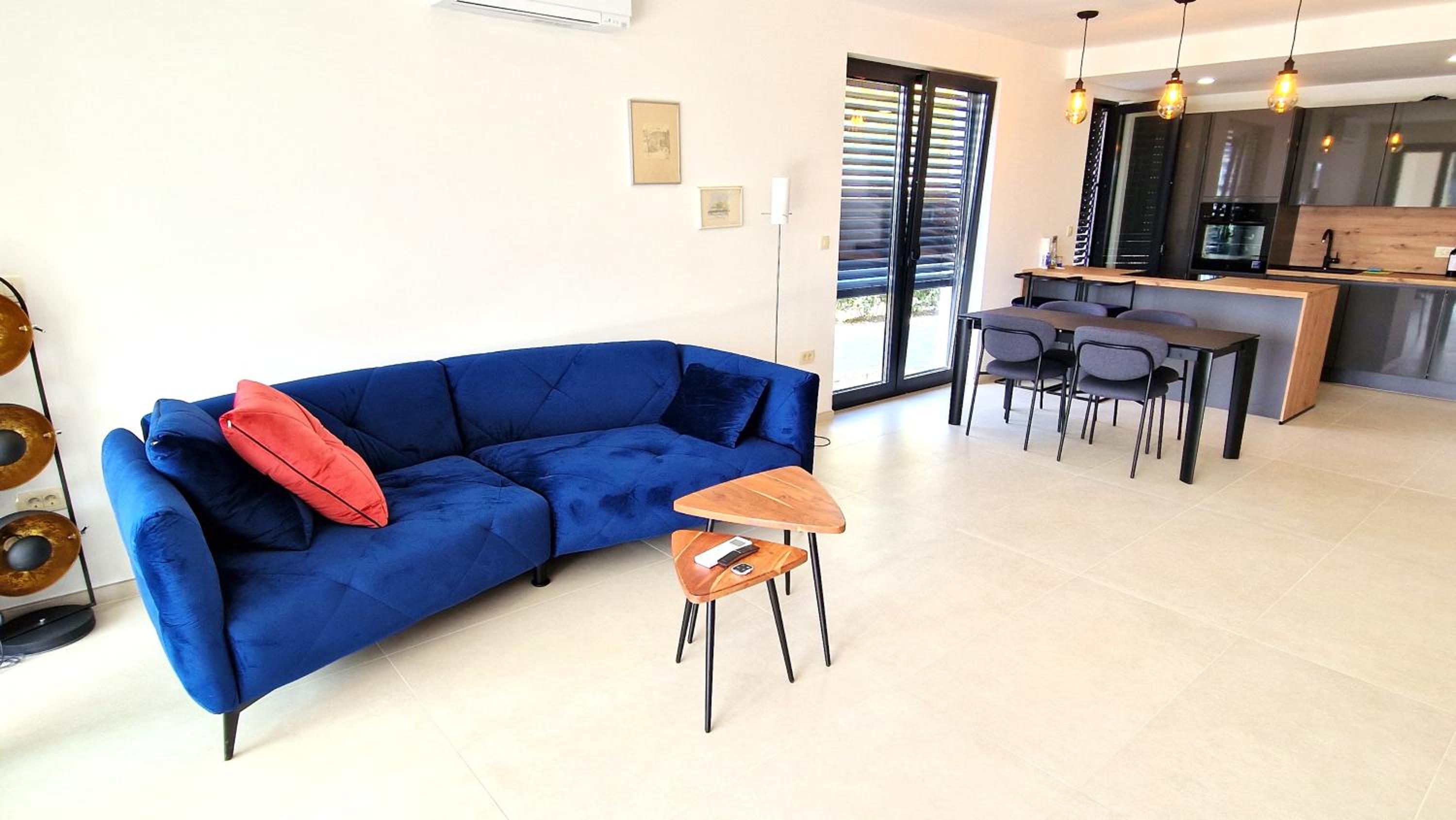 One-Bedroom Apartment with Bay View