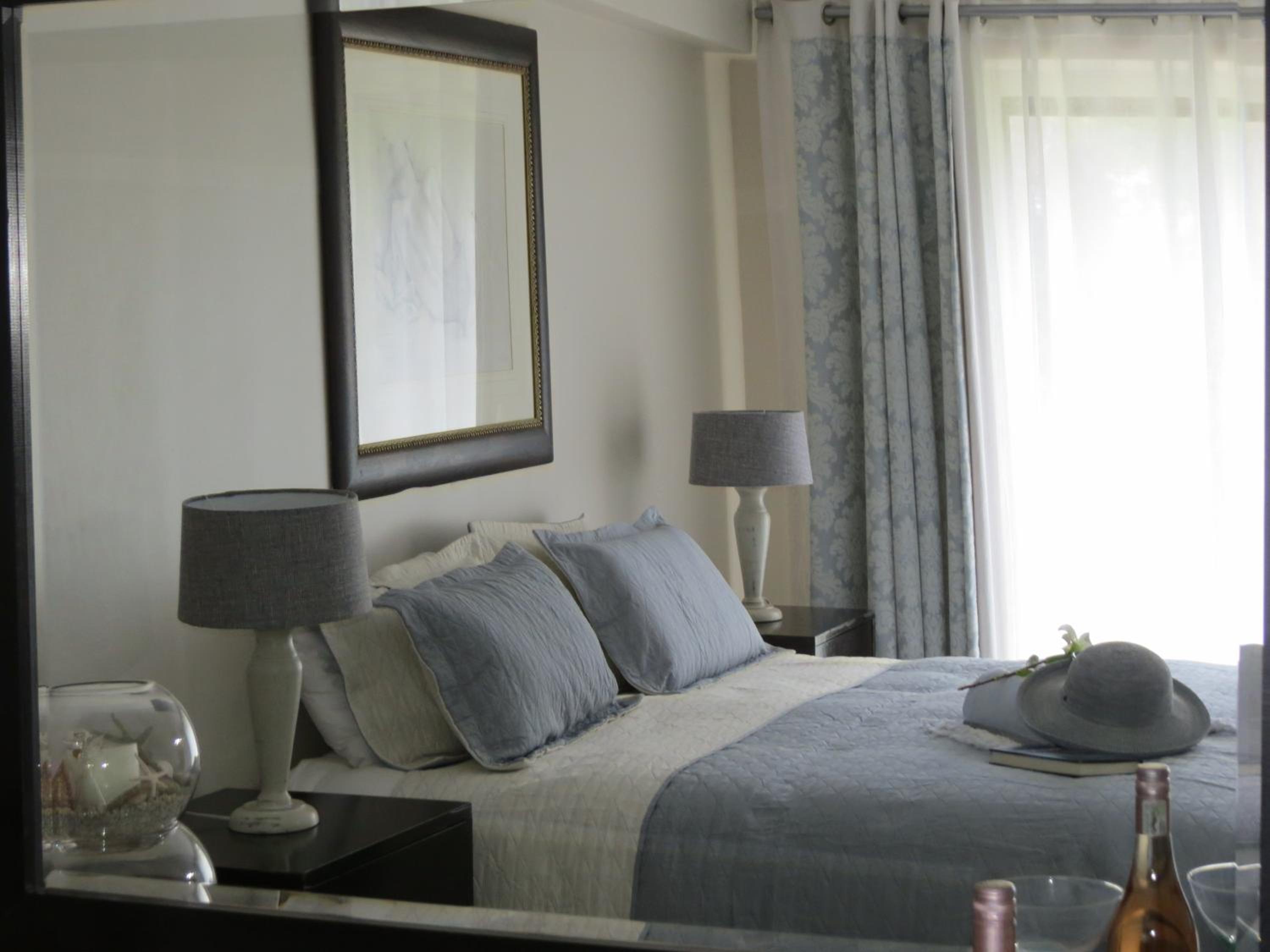 Deluxe King Room photo 2