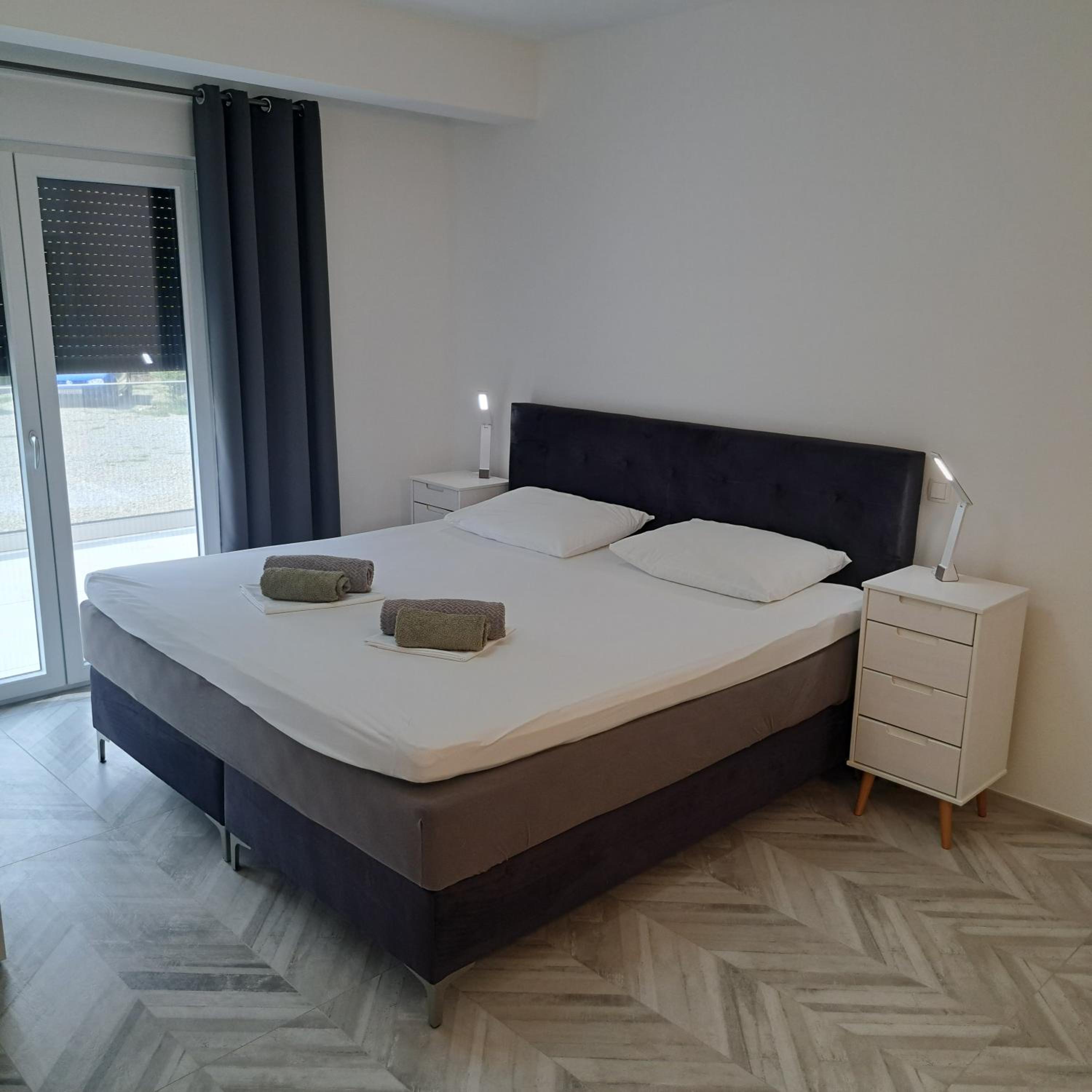 Two-Bedroom Deluxe Apartment with Balcony