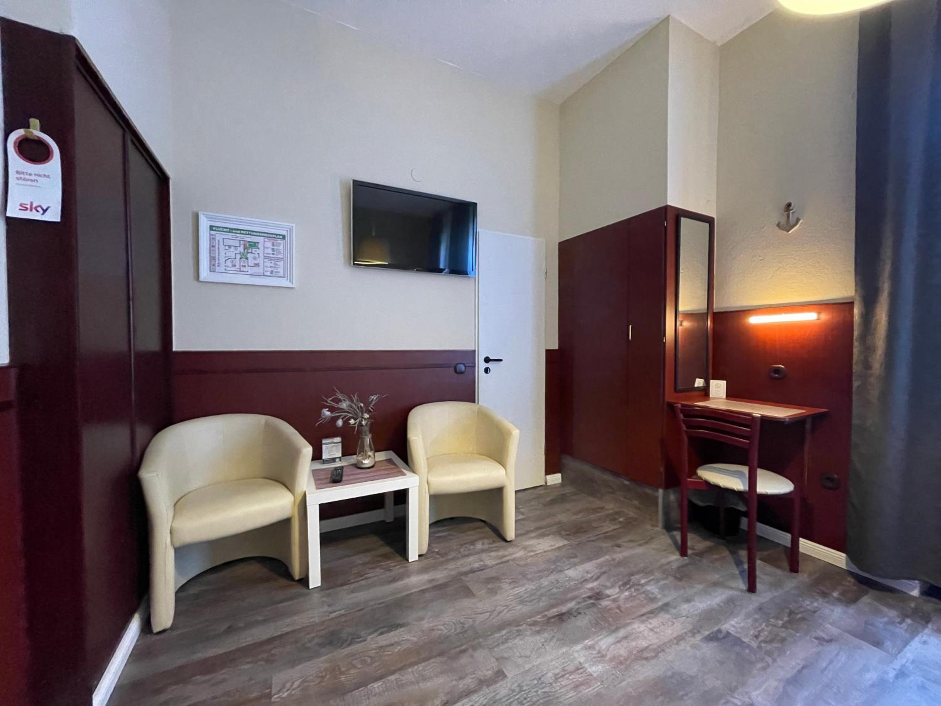 Double Room - Photo 3