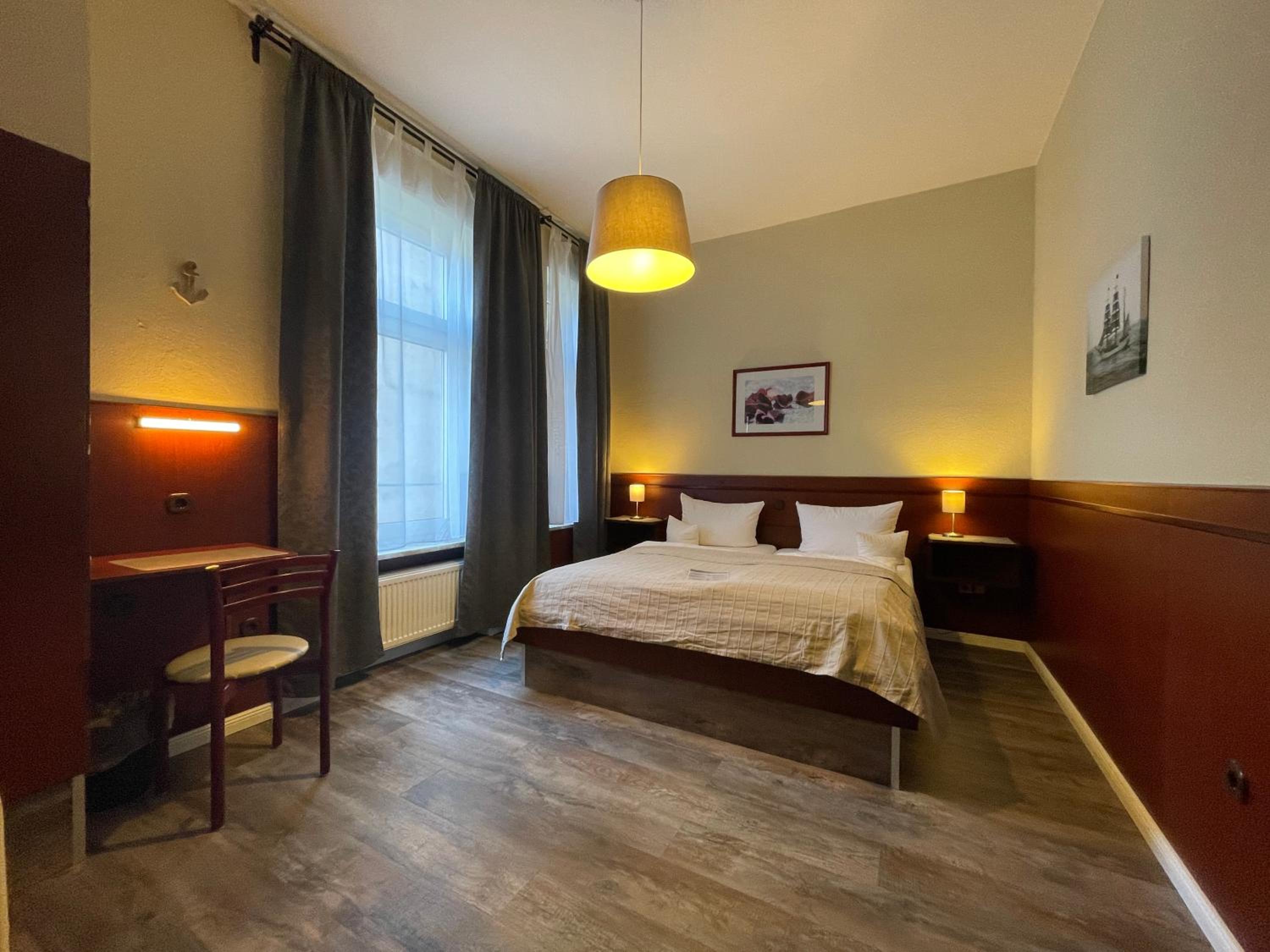 Double Room - Photo 10