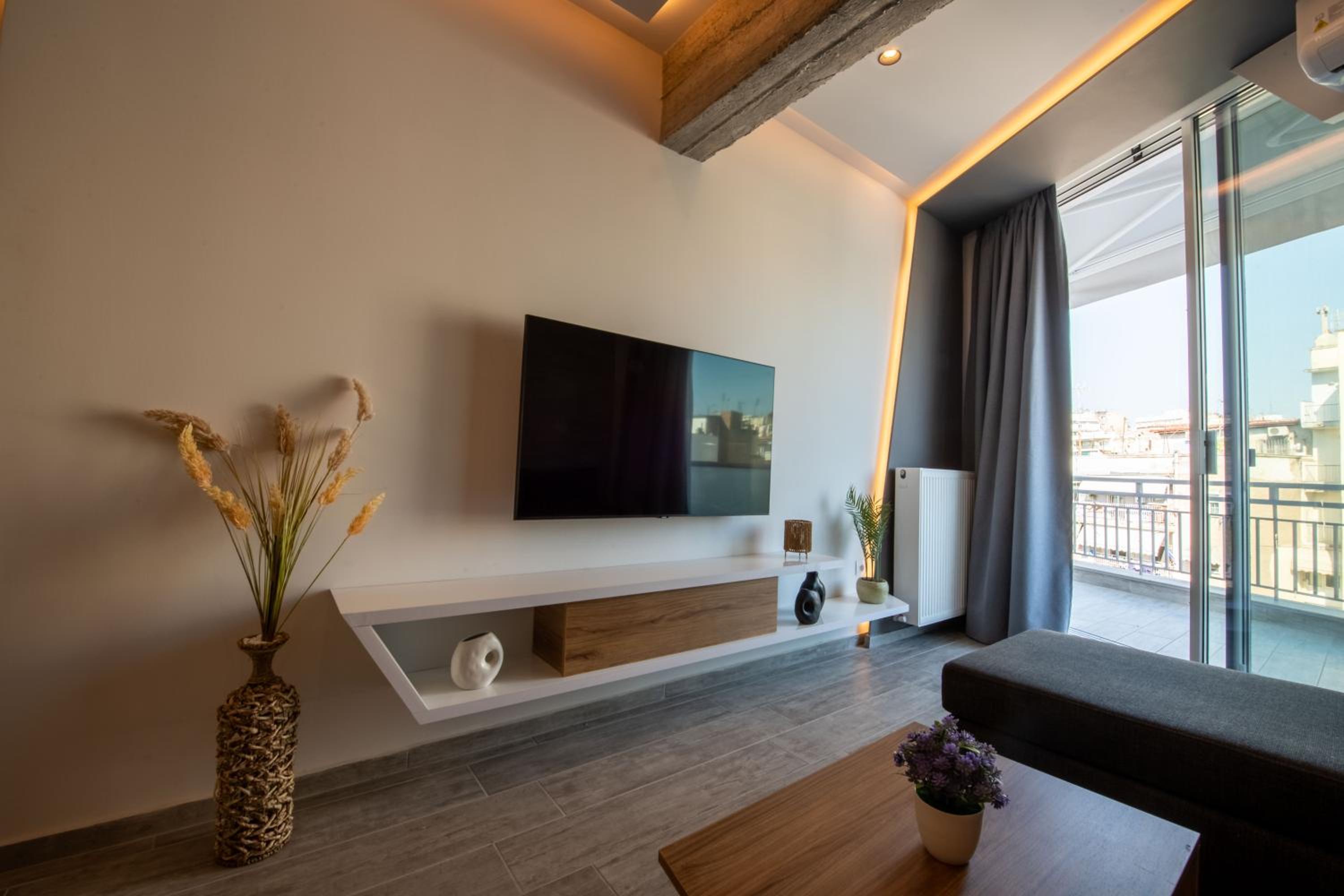 Superior One-Bedroom Apartment with Balcony
