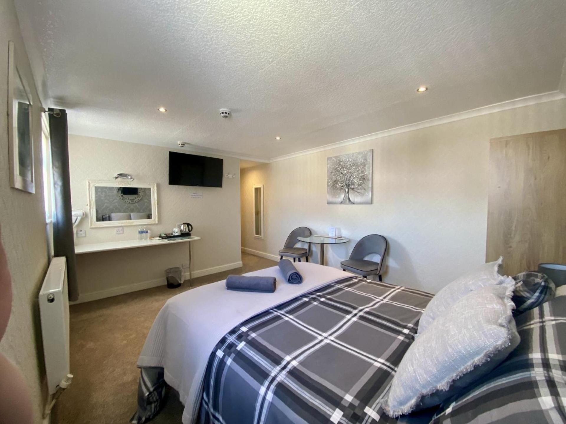 Large Double Room photo 3