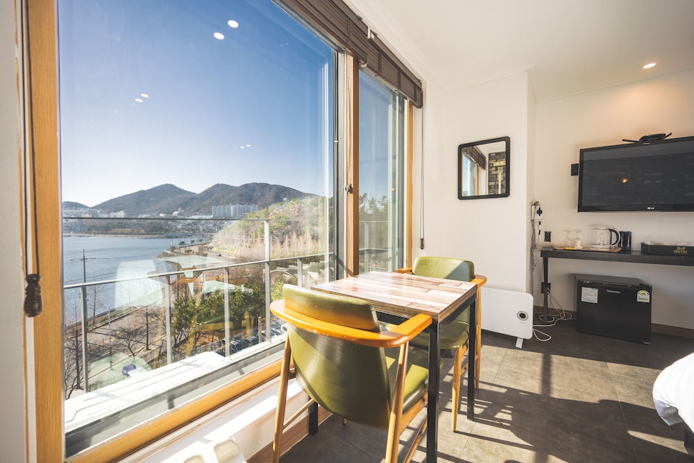 Superior Double Room, 1 Double Bed, Beachfront photo 3