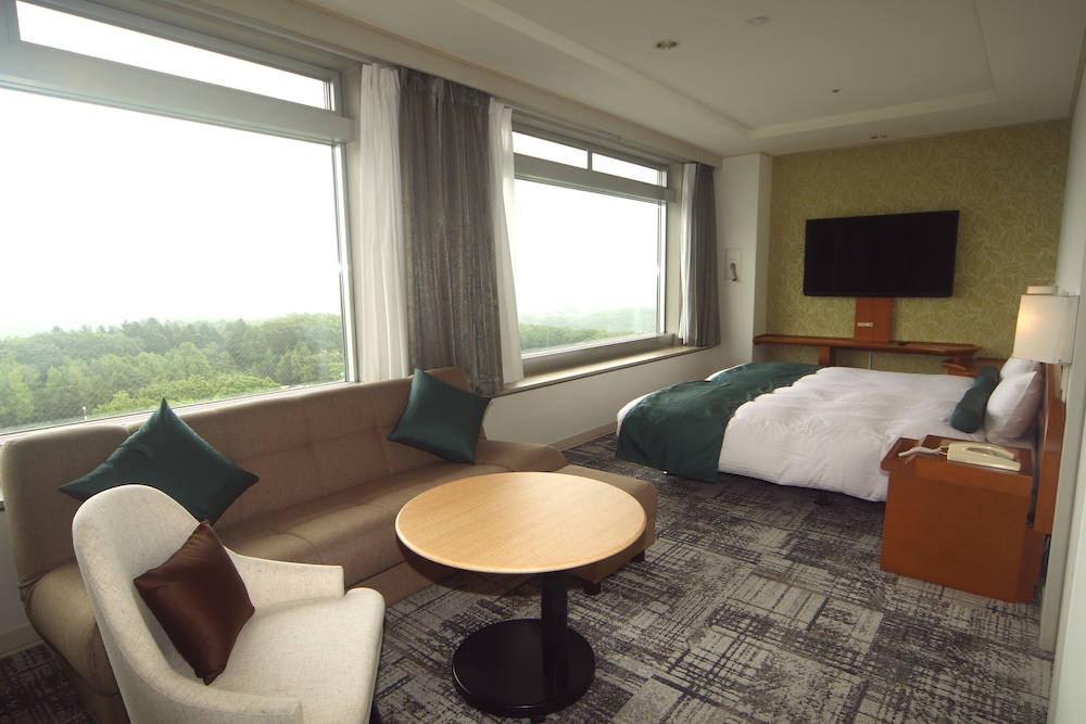 Superior Twin Room, Non Smoking (Please book as an adult if your child needs a bed) - Photo 7