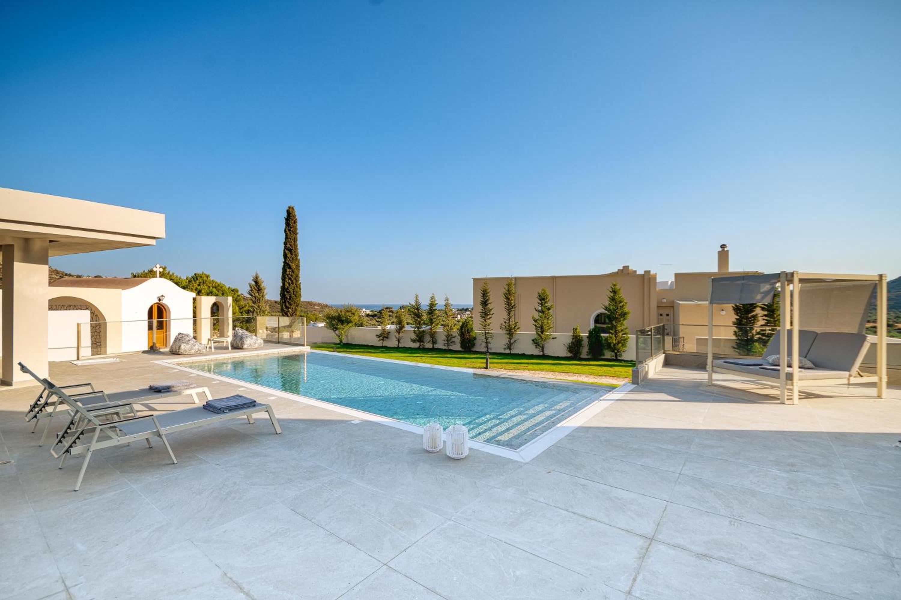 Three-Bedroom Villa photo 3