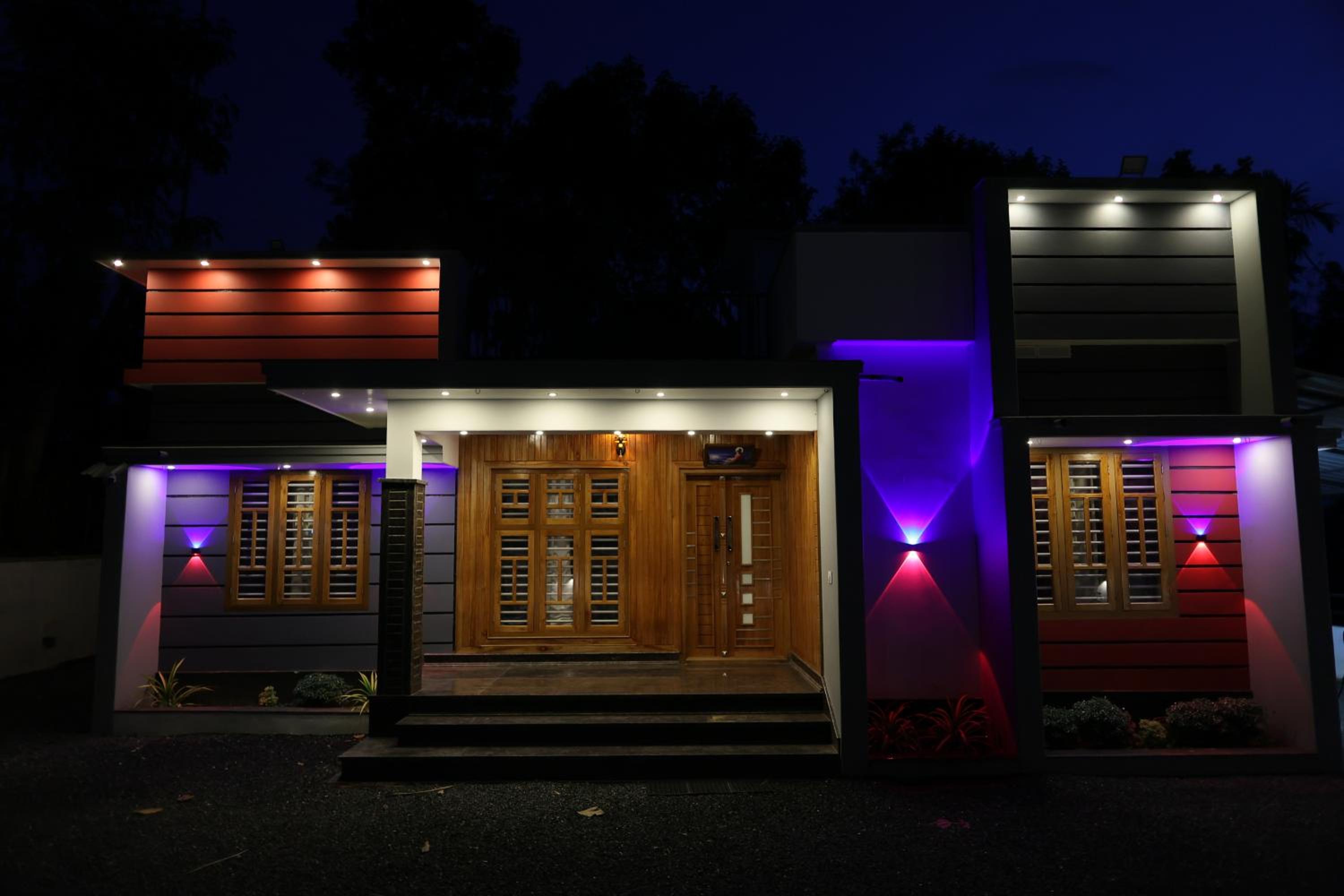 Three-Bedroom House photo 3