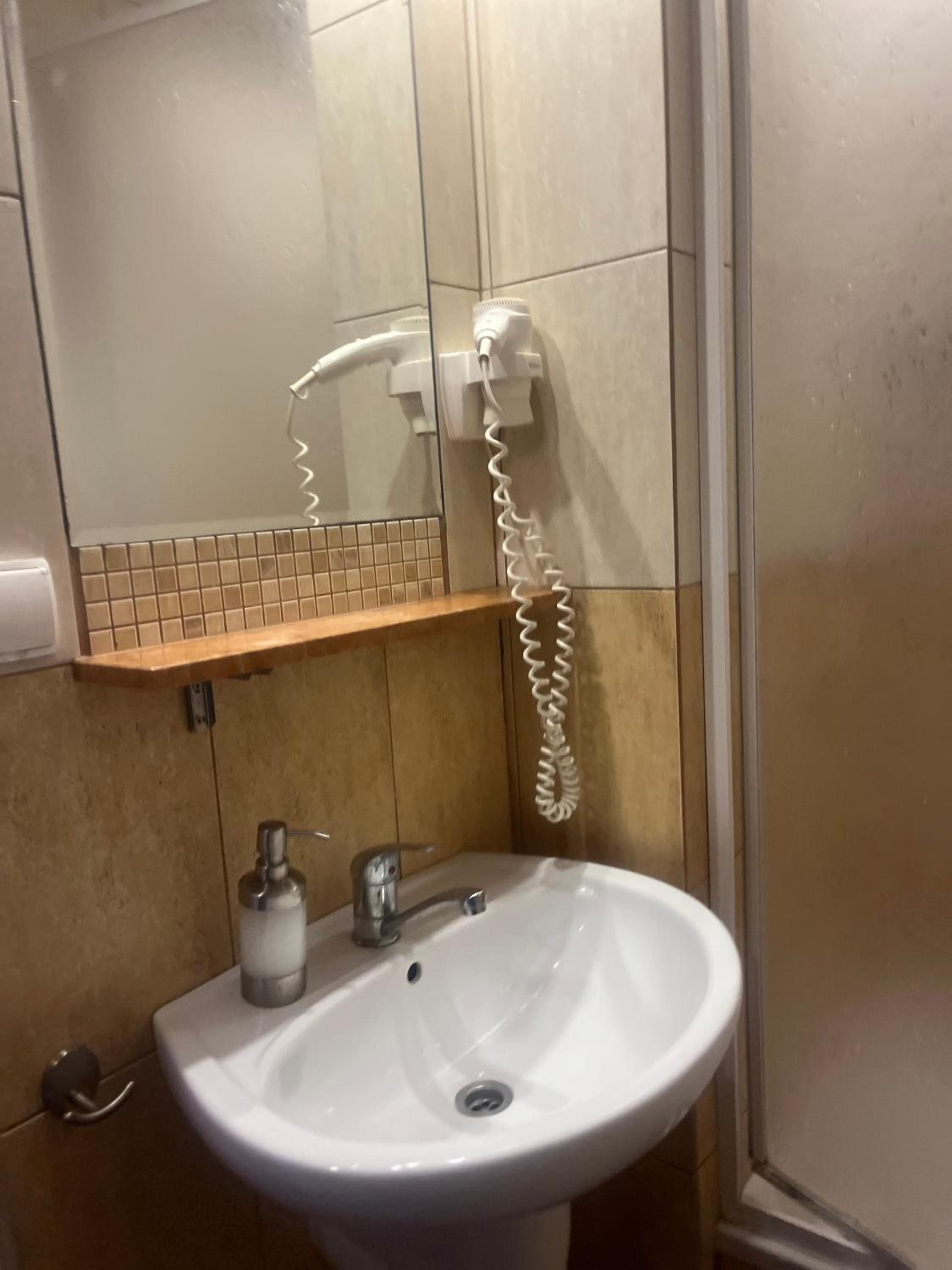 Budget Double Room photo 3