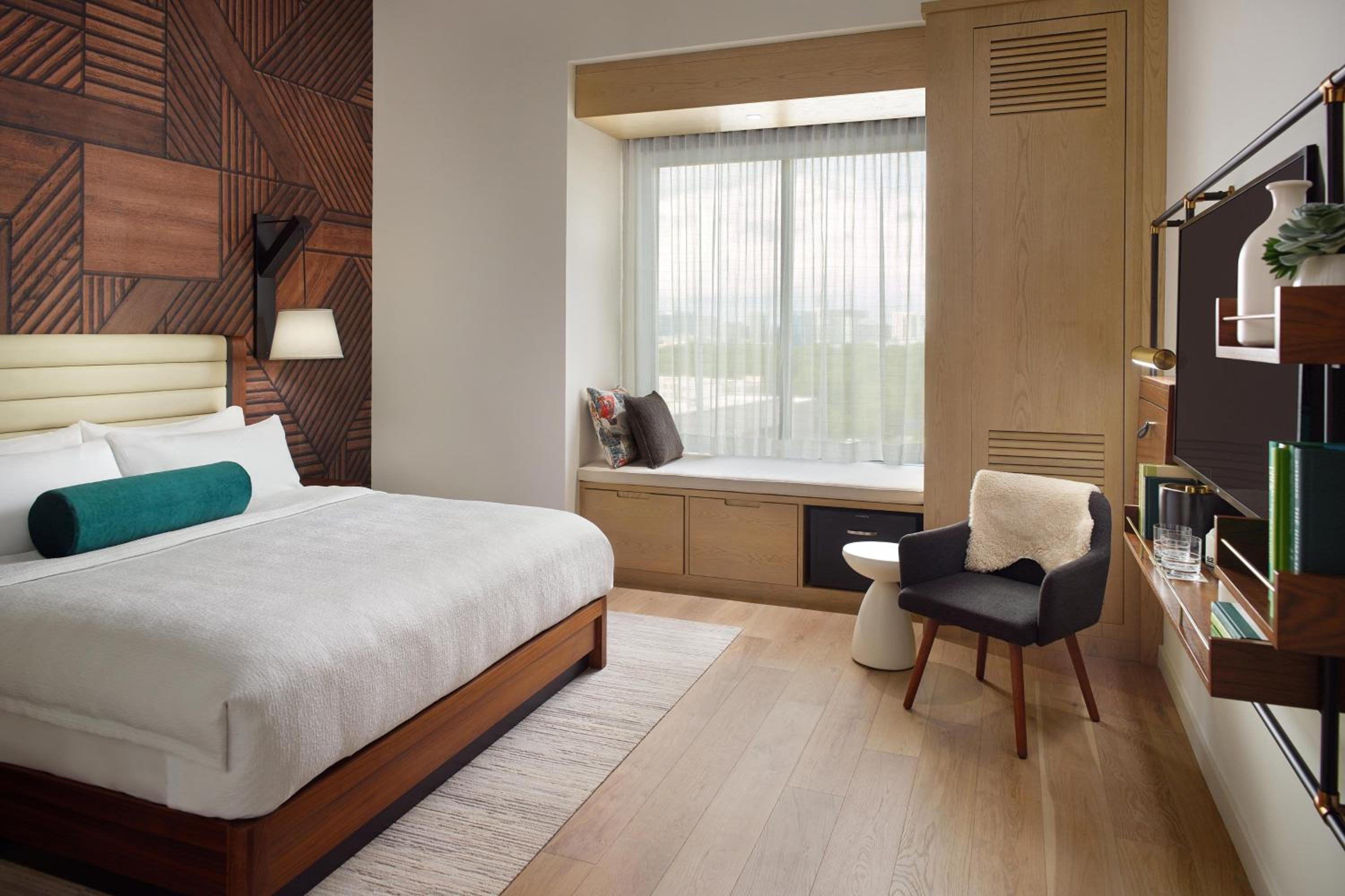 Deluxe King Guest Room - Photo 1