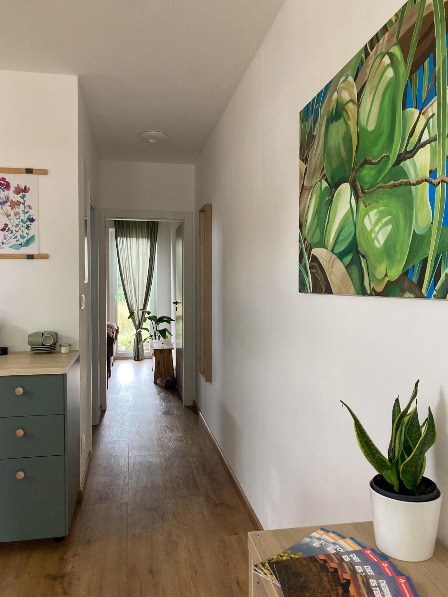 One-Bedroom Apartment photo 2